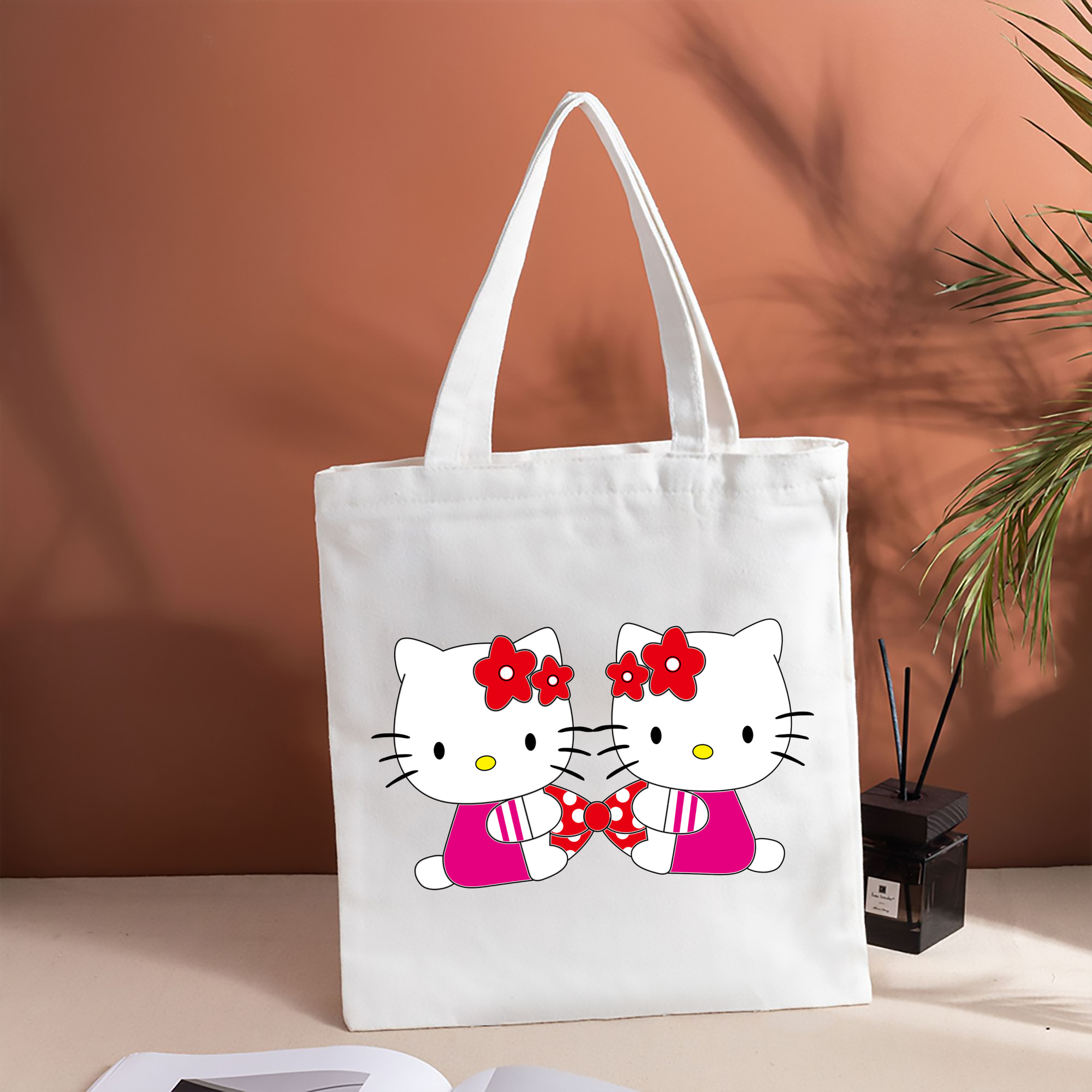 Hello Kitty ハローキティ 縦型キャンバス生地手提げバッグ　トートバッグ