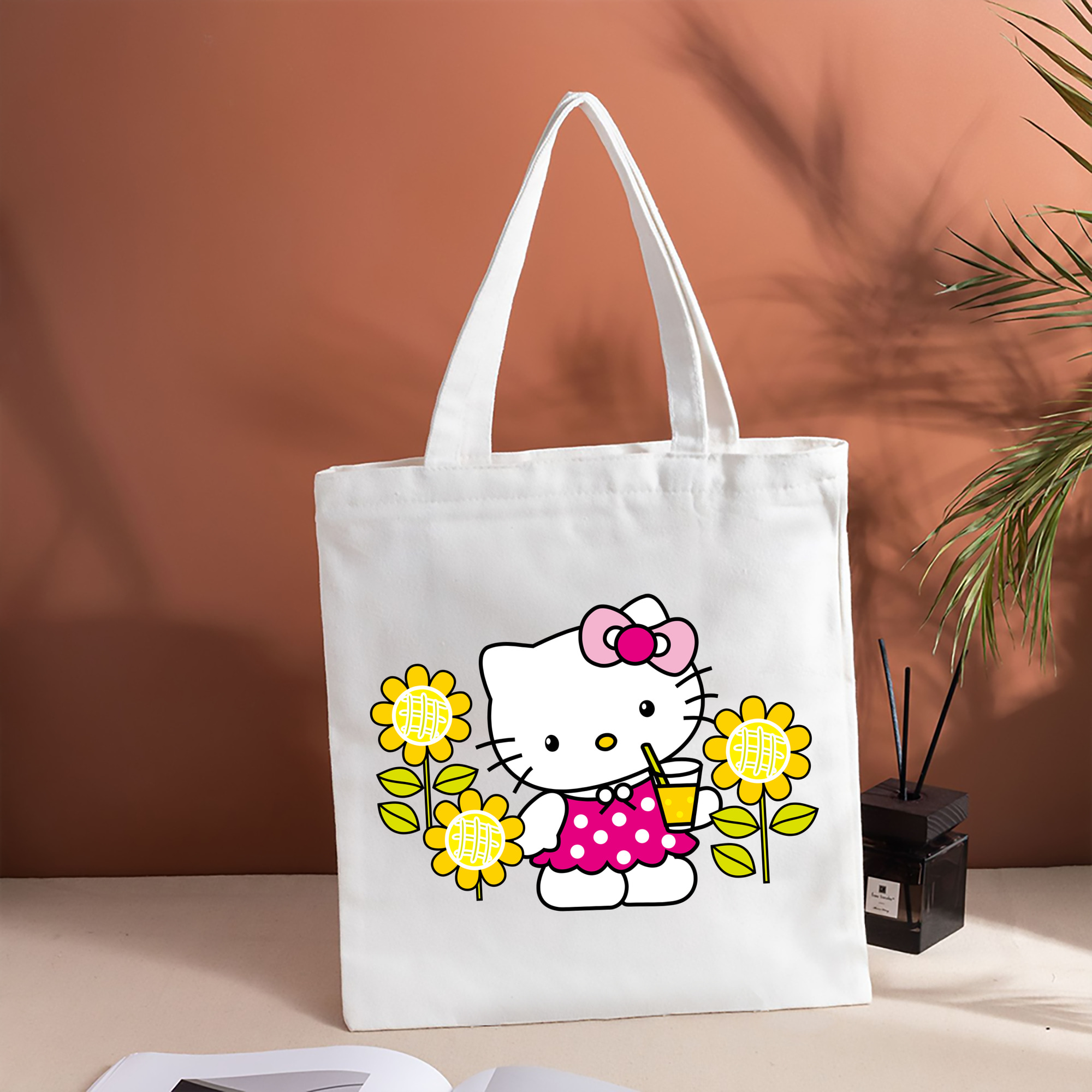 Hello Kitty ハローキティ 縦型キャンバス生地手提げバッグ　トートバッグ