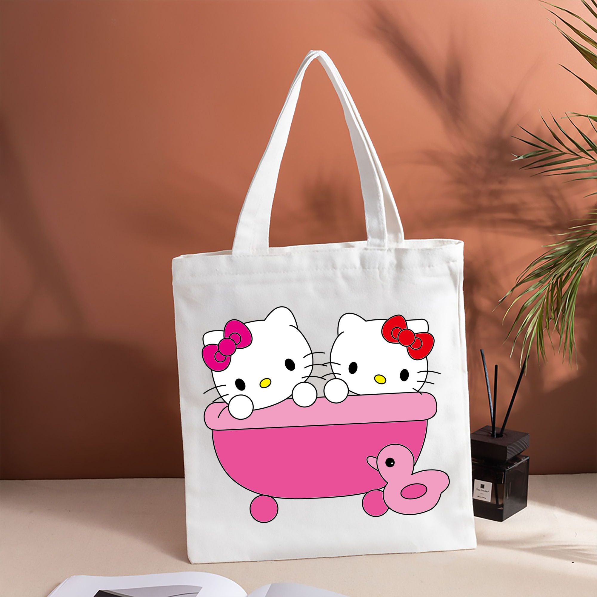 Hello Kitty ハローキティ 縦型キャンバス生地手提げバッグ　トートバッグ