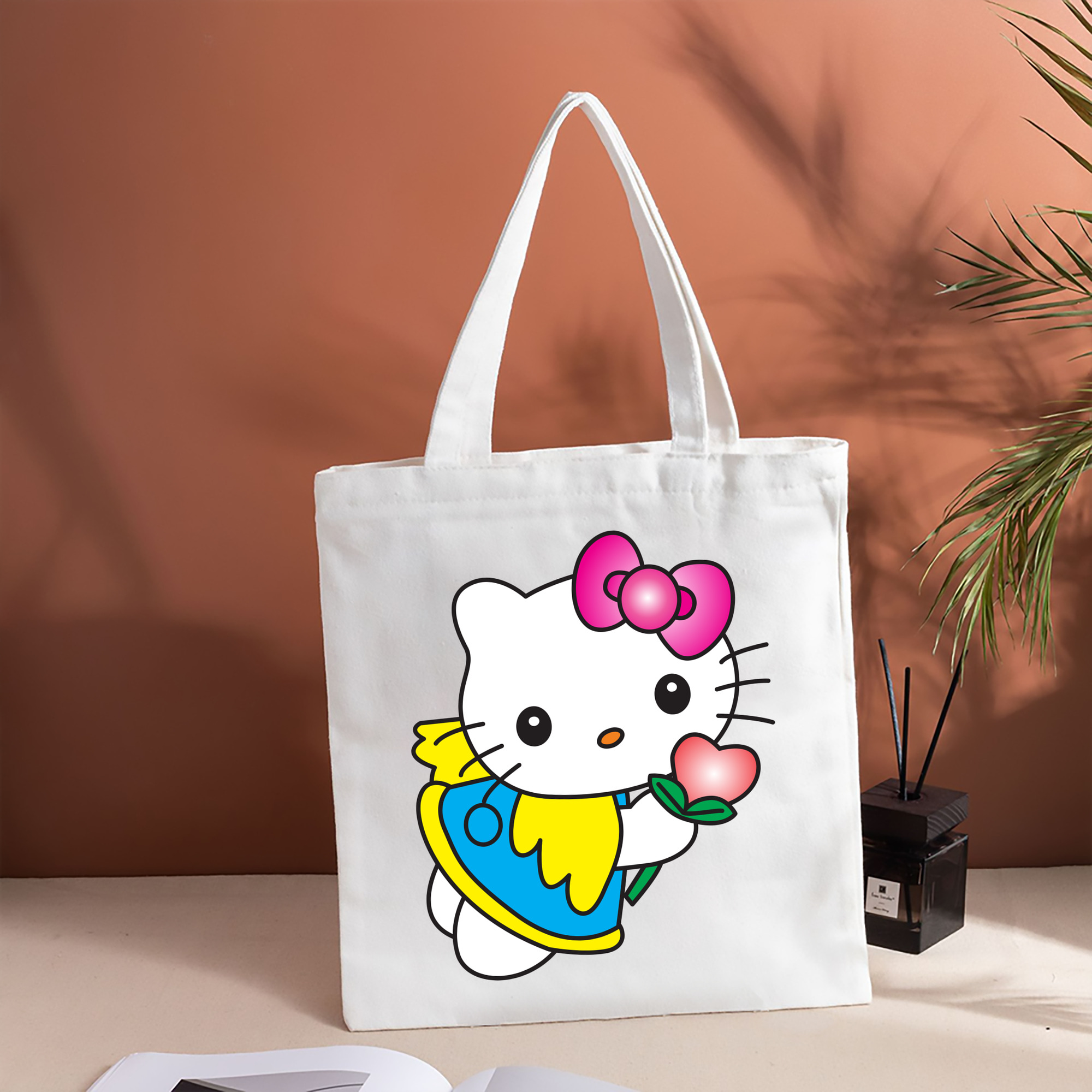 Hello Kitty ハローキティ 縦型キャンバス生地手提げバッグ　トートバッグ