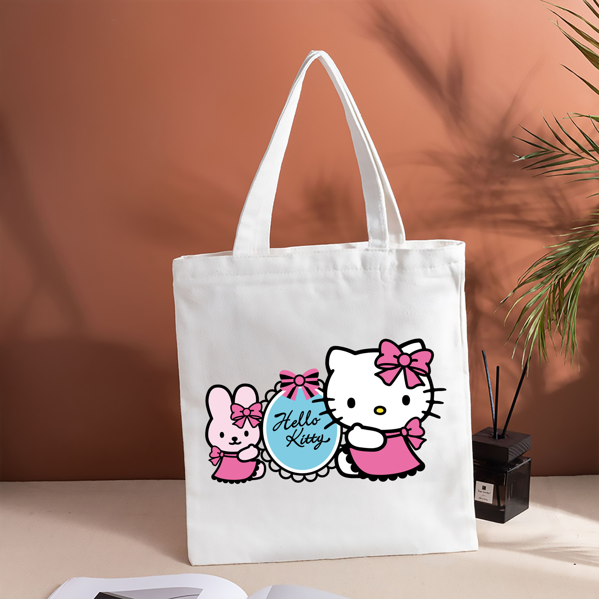 Hello Kitty ハローキティ 縦型キャンバス生地手提げバッグ　トートバッグ