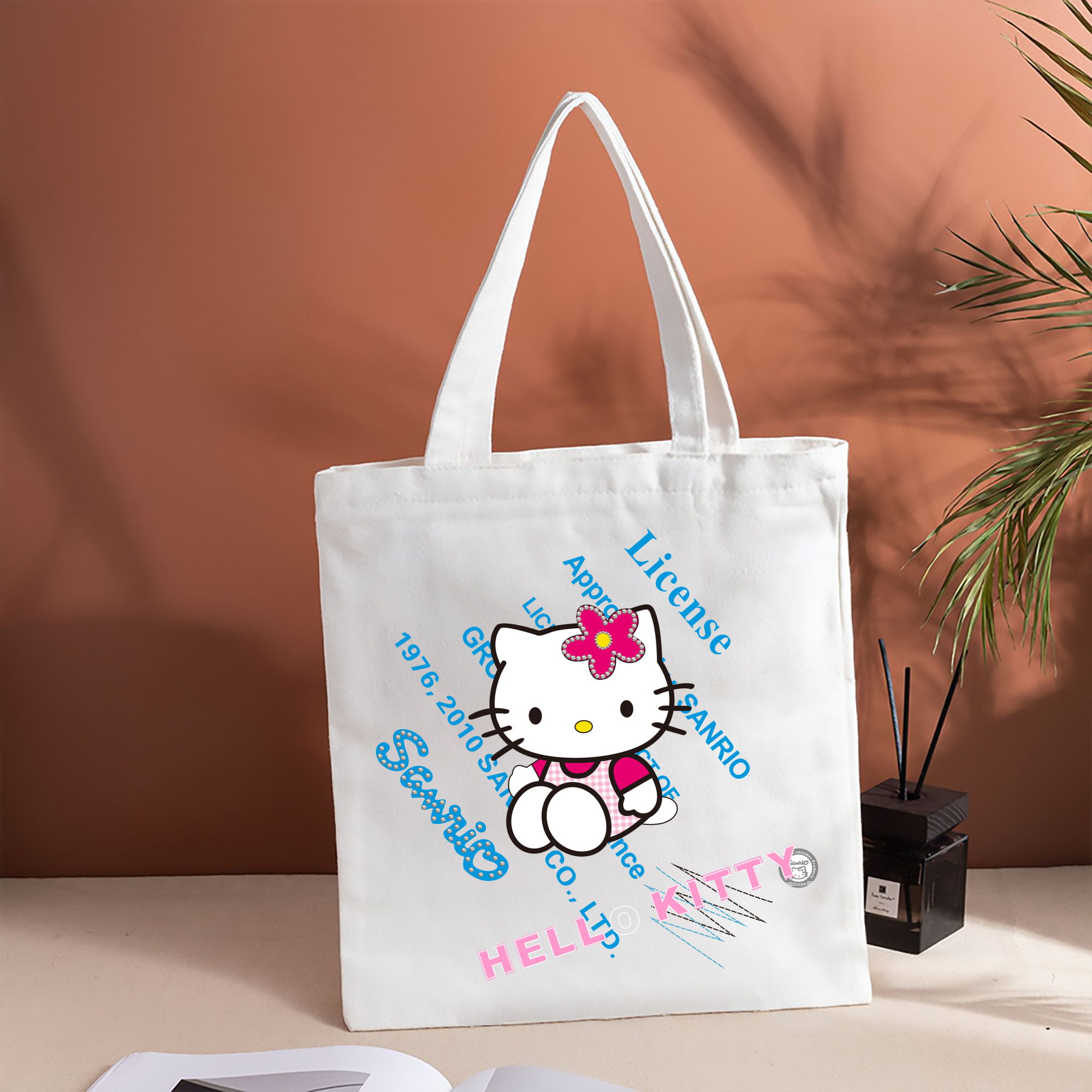 Hello Kitty ハローキティ 縦型キャンバス生地手提げバッグ　トートバッグ