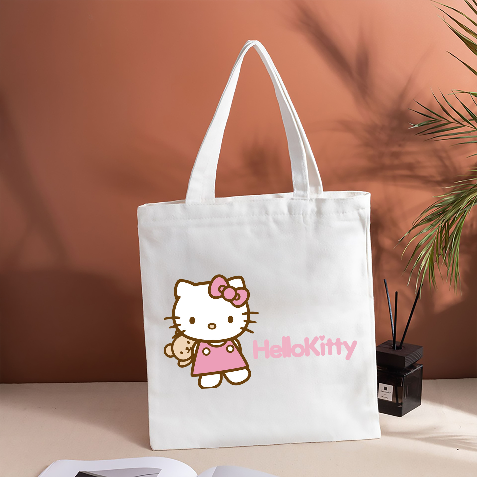 Hello Kitty ハローキティ 縦型キャンバス生地手提げバッグ　トートバッグ