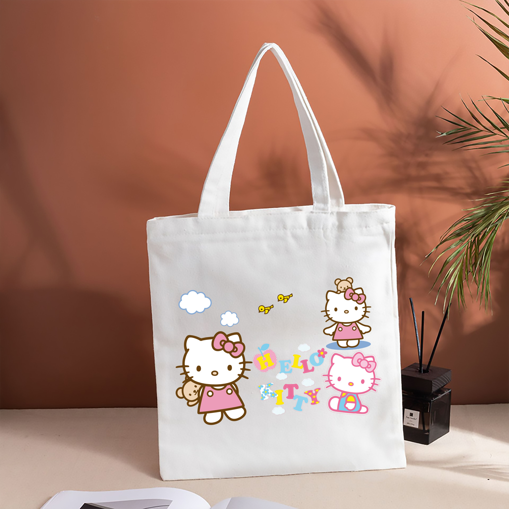 Hello Kitty ハローキティ 縦型キャンバス生地手提げバッグ　トートバッグ
