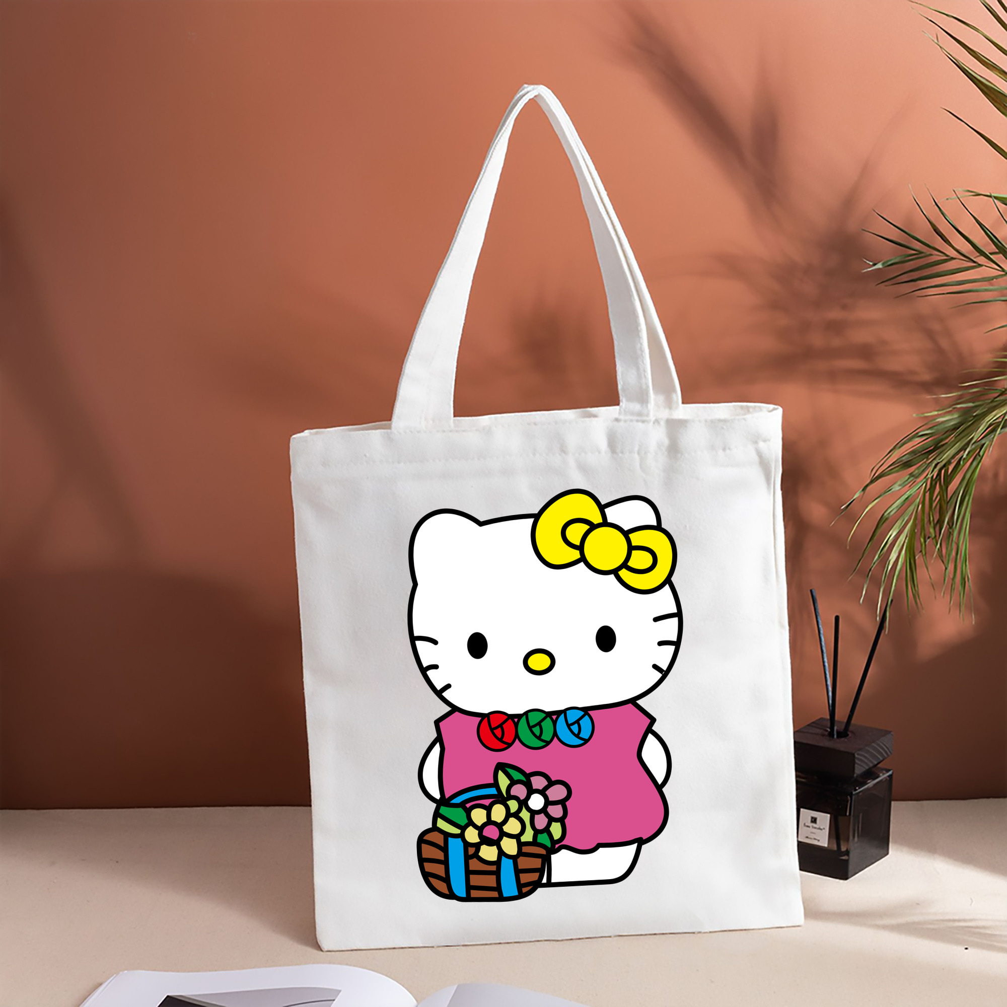 Hello Kitty ハローキティ 縦型キャンバス生地手提げバッグ　トートバッグ