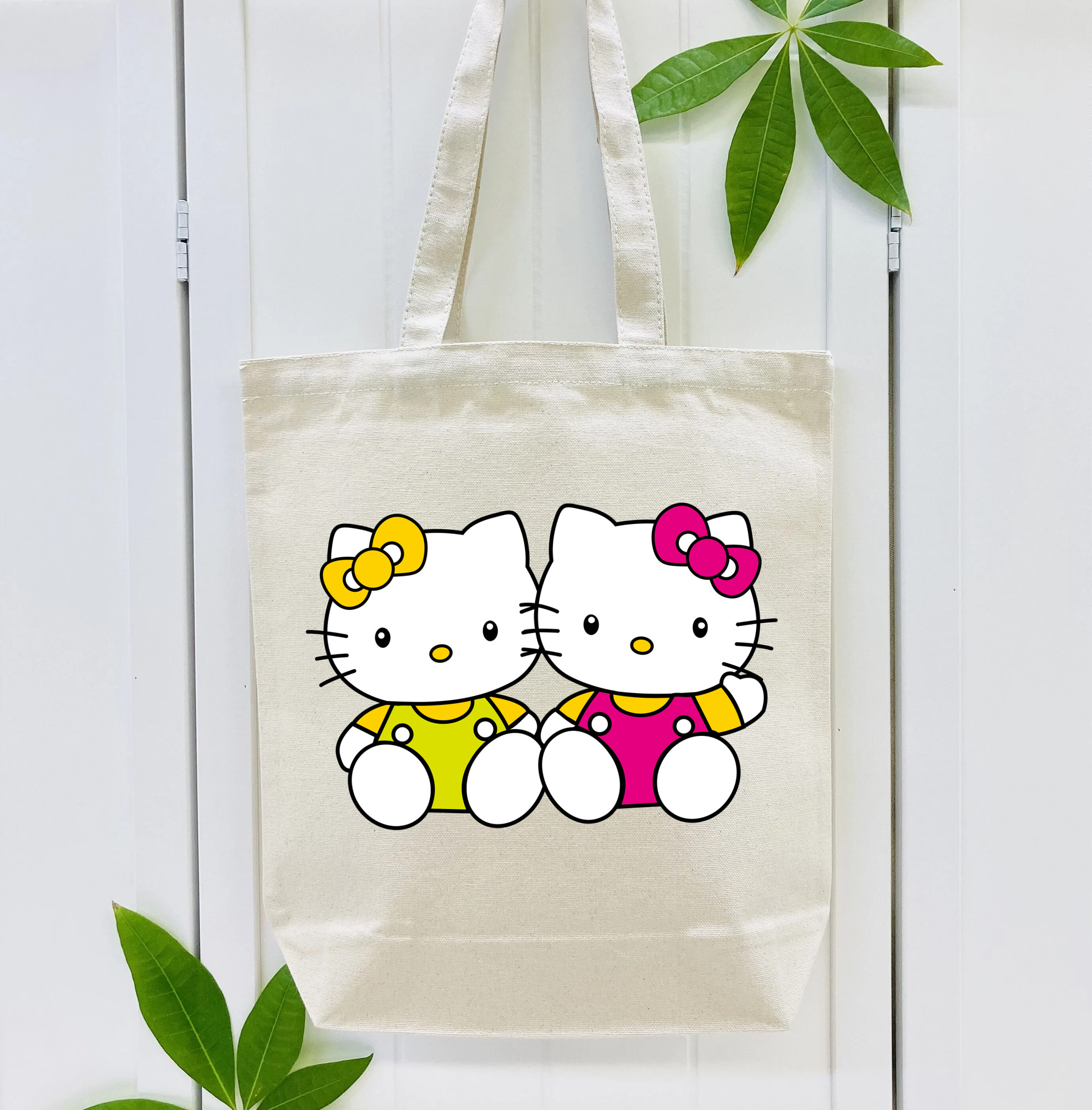 Hello Kitty ハローキティ 縦型キャンバス生地手提げバッグ　トートバッグ