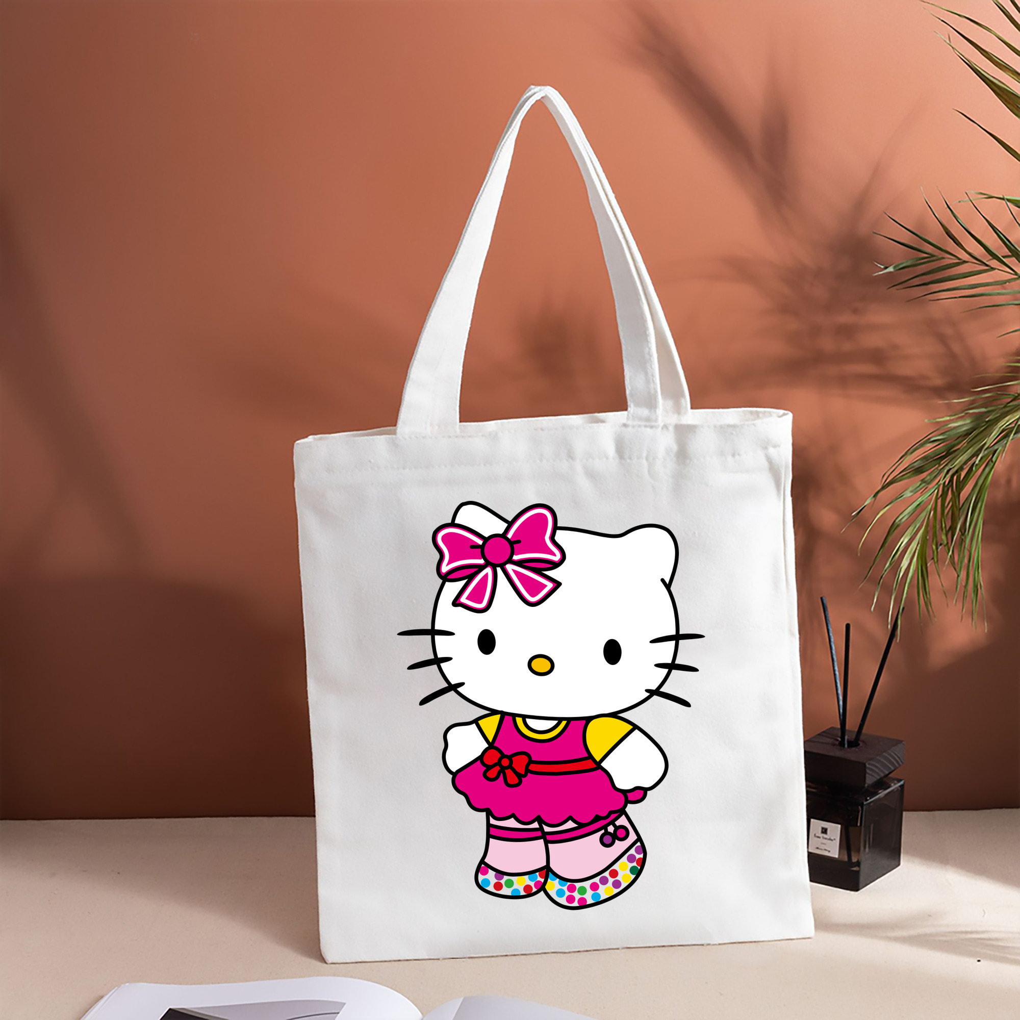 Hello Kitty ハローキティ 縦型キャンバス生地手提げバッグ　トートバッグ