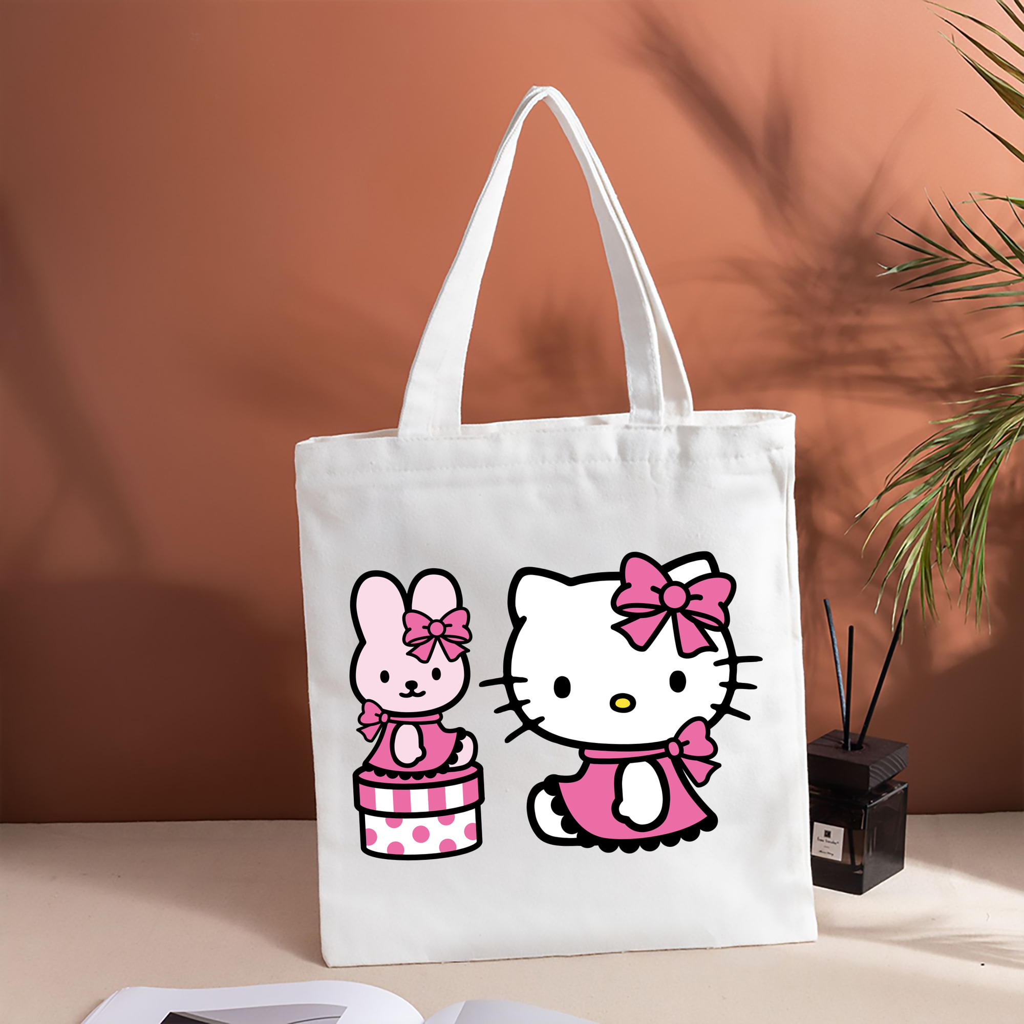 Hello Kitty ハローキティ 縦型キャンバス生地手提げバッグ　トートバッグ