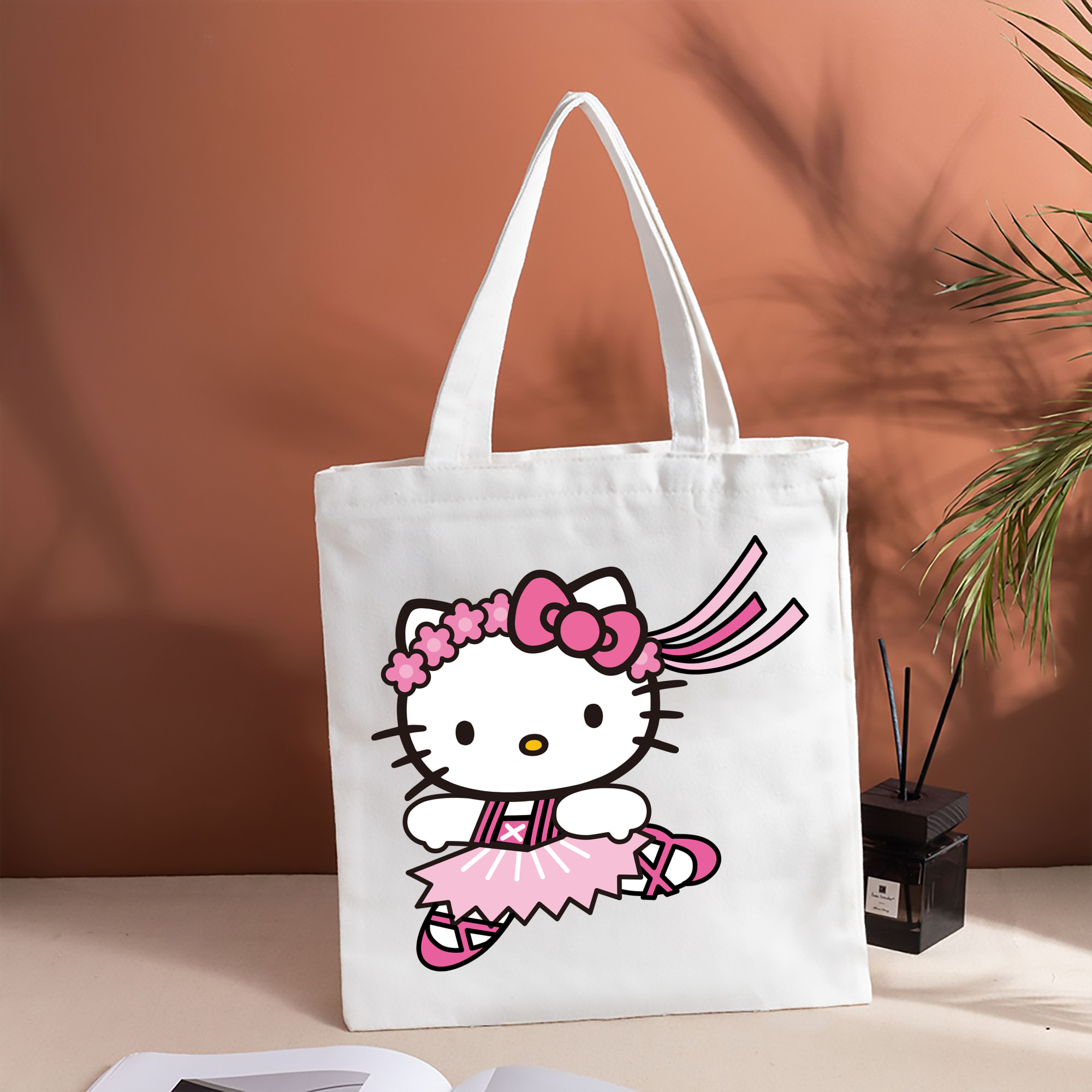 Hello Kitty ハローキティ 縦型キャンバス生地手提げバッグ　トートバッグ