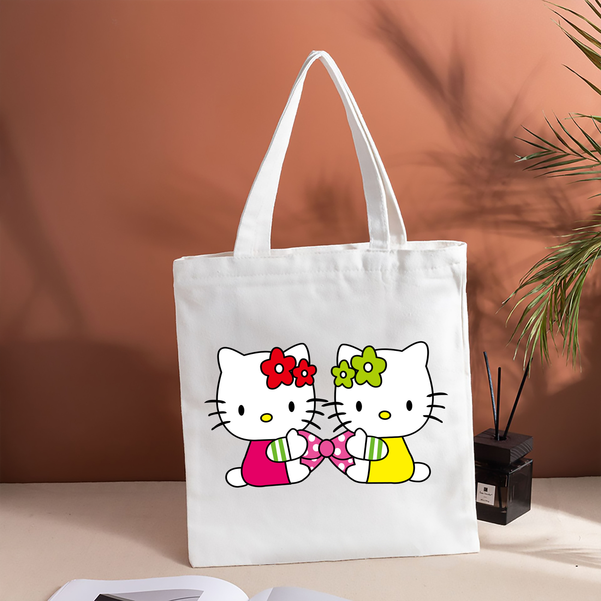 Hello Kitty ハローキティ 縦型キャンバス生地手提げバッグ　トートバッグ