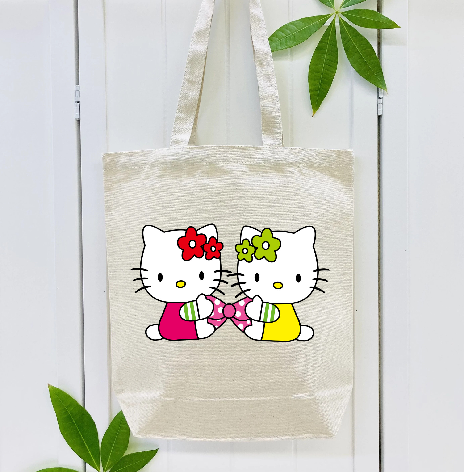 Hello Kitty ハローキティ 縦型キャンバス生地手提げバッグ　トートバッグ