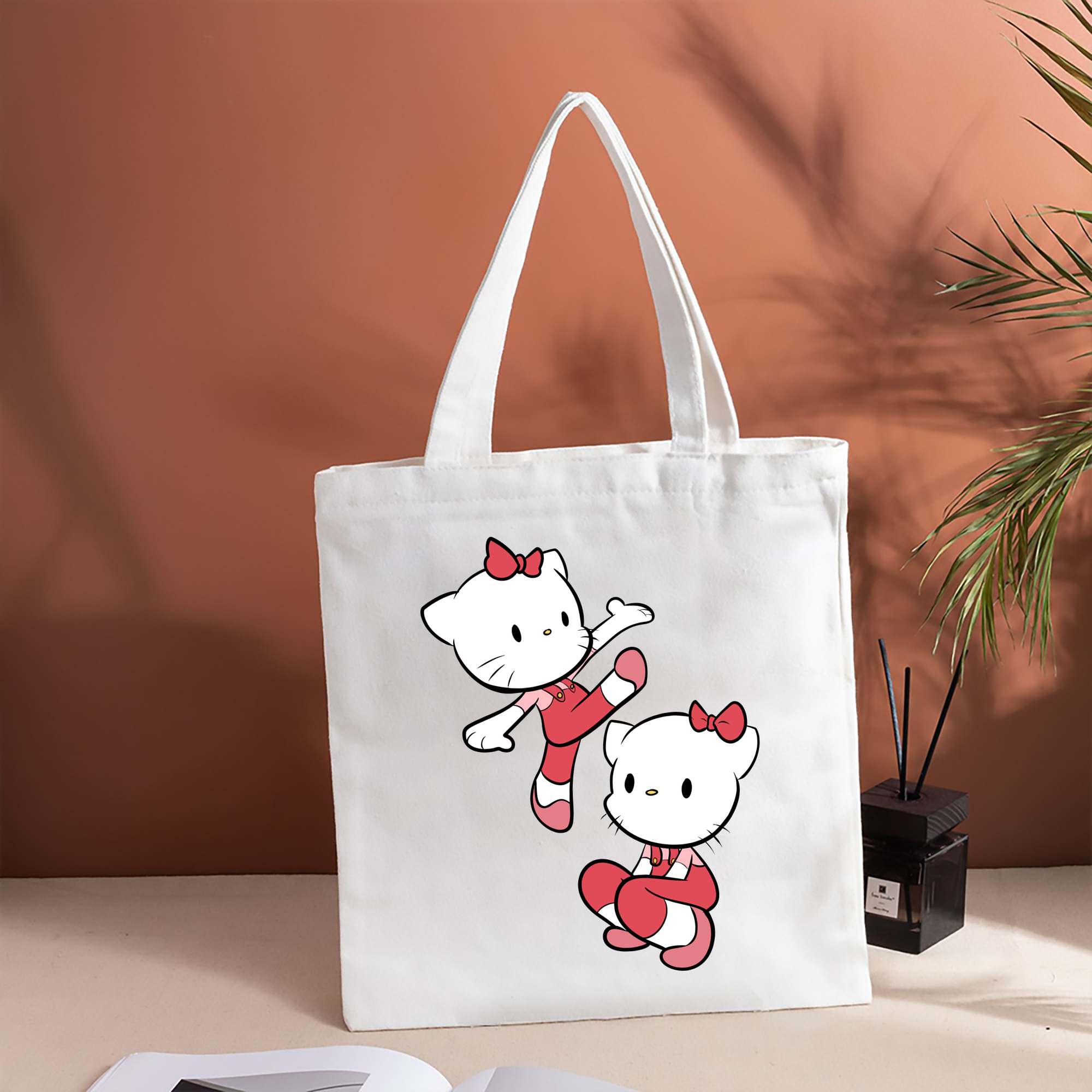 Hello Kitty ハローキティ 縦型キャンバス生地手提げバッグ　トートバッグ