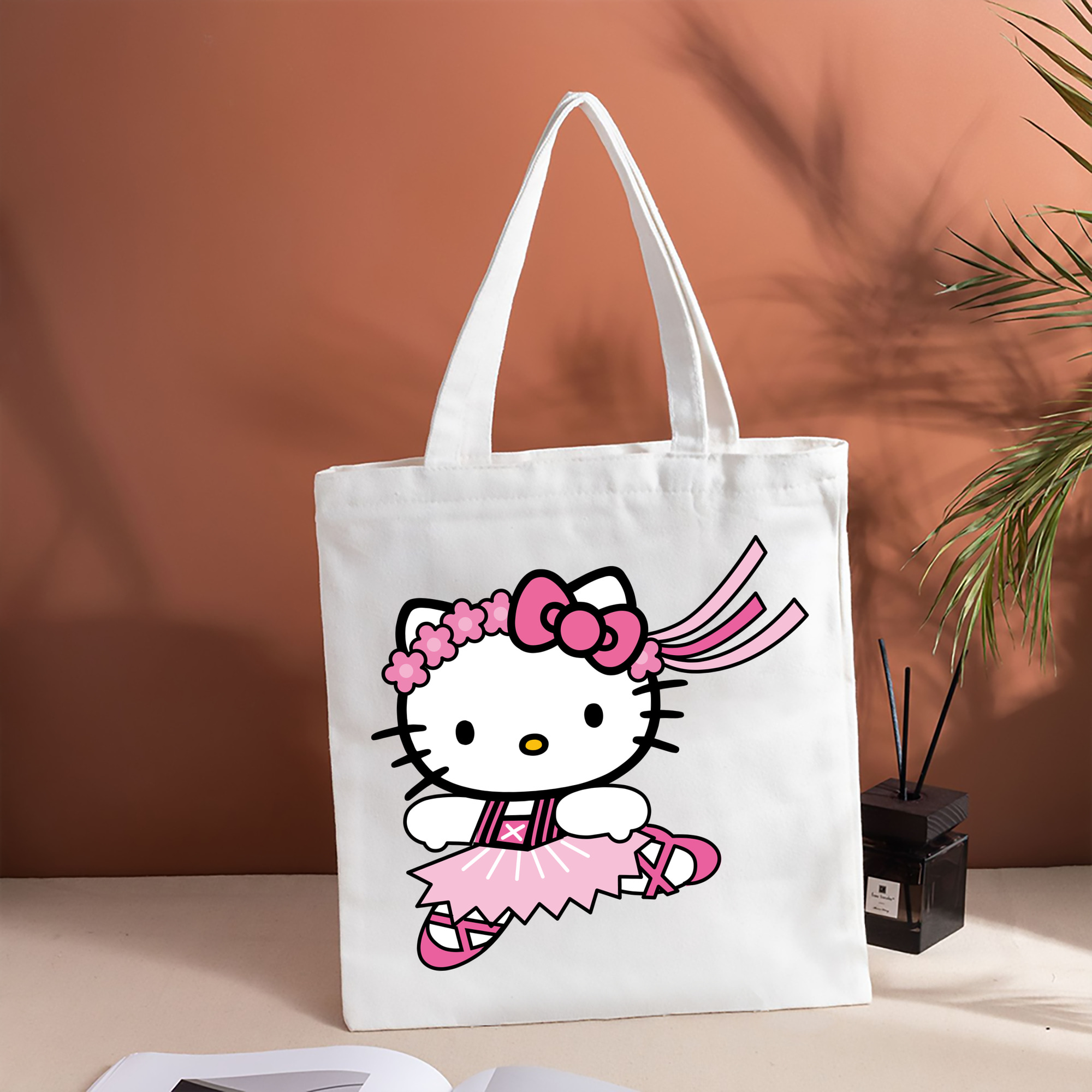 Hello Kitty ハローキティ 縦型キャンバス生地手提げバッグ　トートバッグ