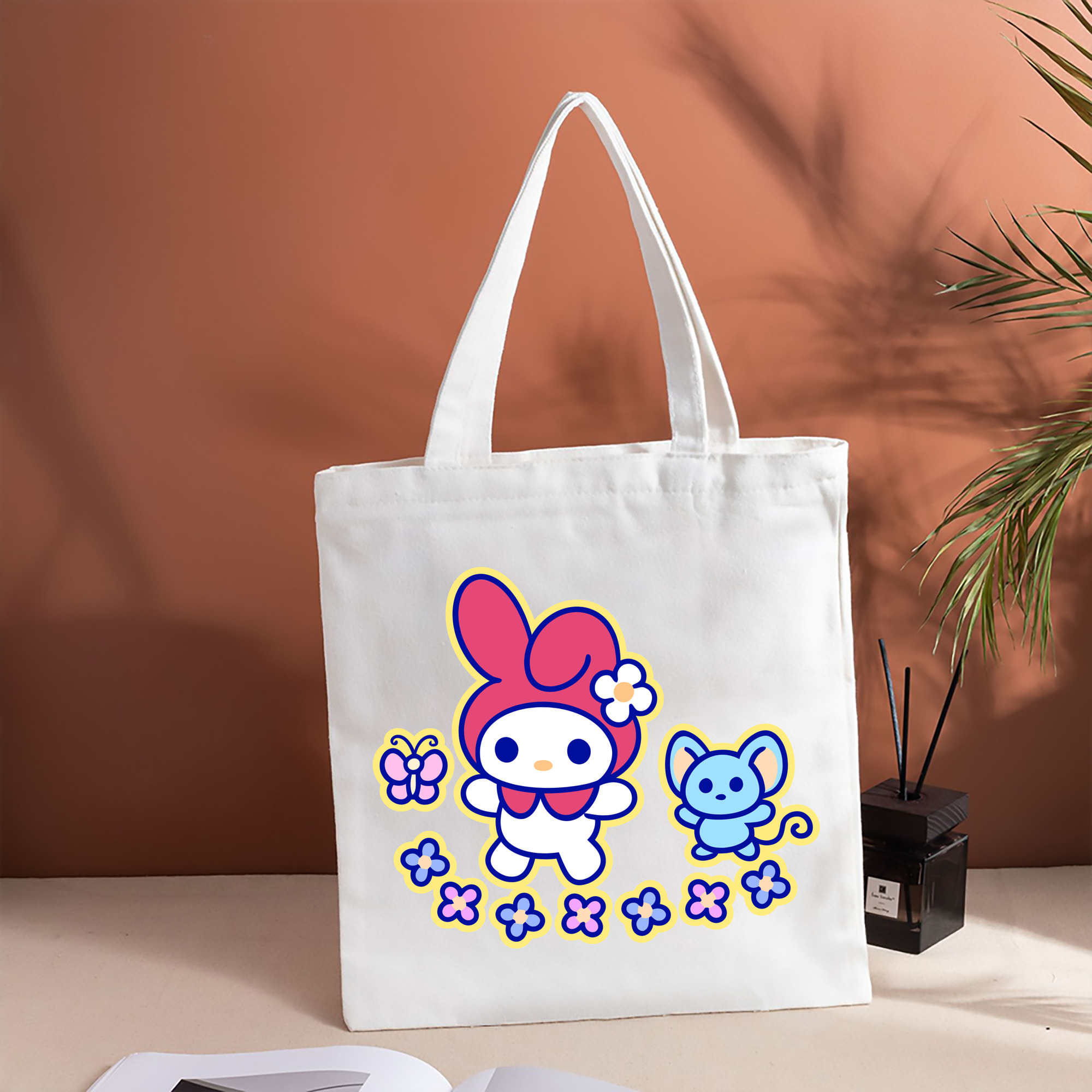 Hello Kitty ハローキティ 縦型キャンバス生地手提げバッグ　トートバッグ