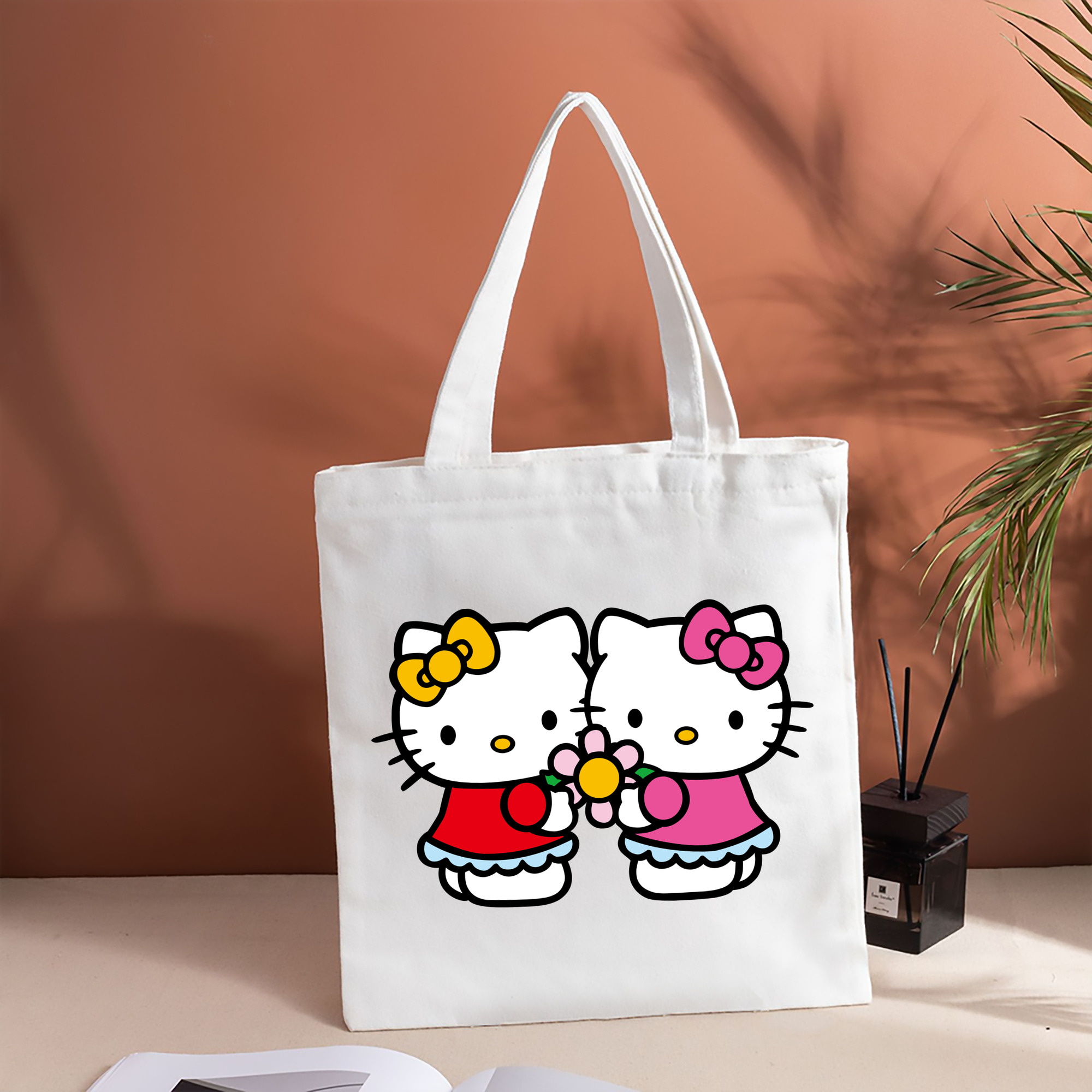 Hello Kitty ハローキティ 縦型キャンバス生地手提げバッグ　トートバッグ