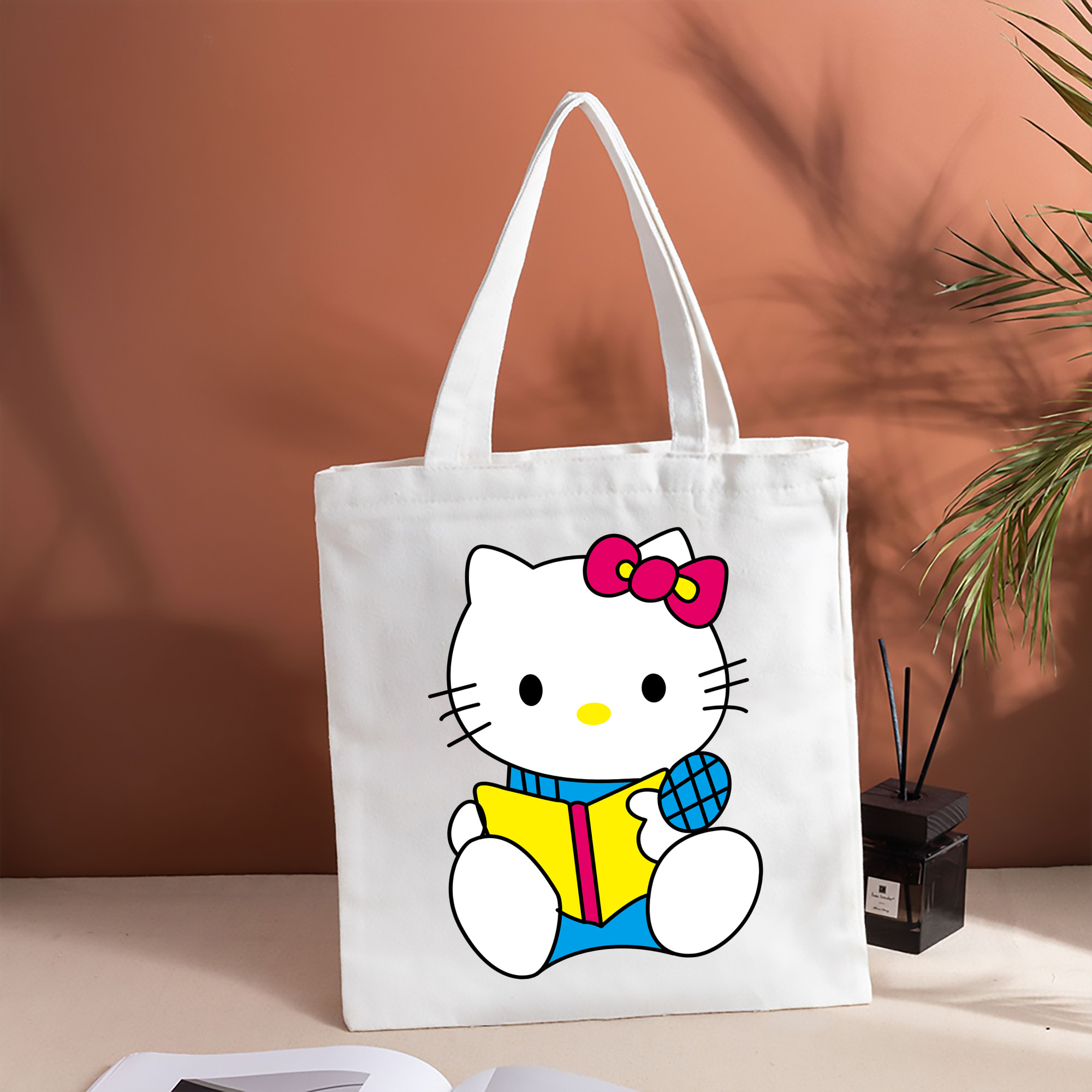 Hello Kitty ハローキティ 縦型キャンバス生地手提げバッグ　トートバッグ