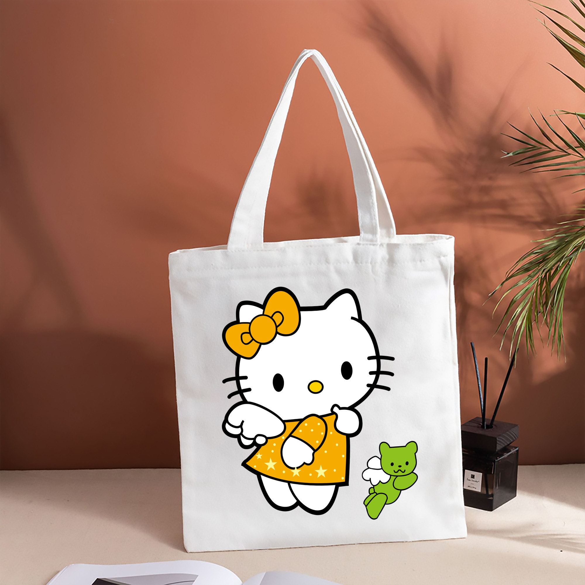 Hello Kitty ハローキティ 縦型キャンバス生地手提げバッグ　トートバッグ