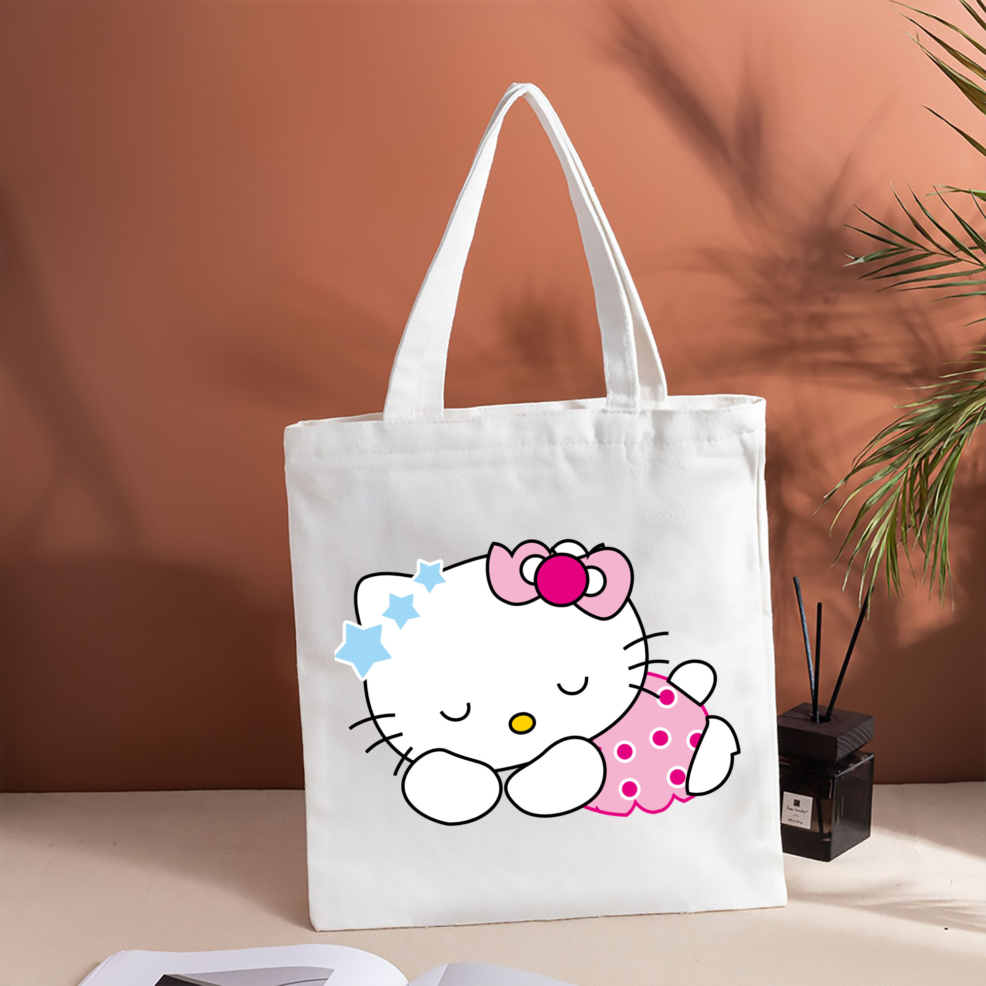 Hello Kitty ハローキティ 縦型キャンバス生地手提げバッグ　トートバッグ