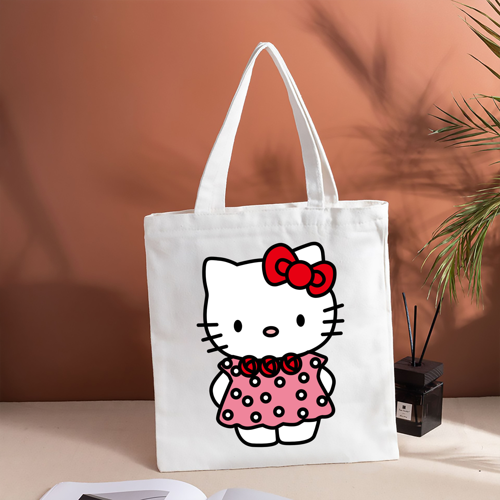 Hello Kitty ハローキティ 縦型キャンバス生地手提げバッグ　トートバッグ