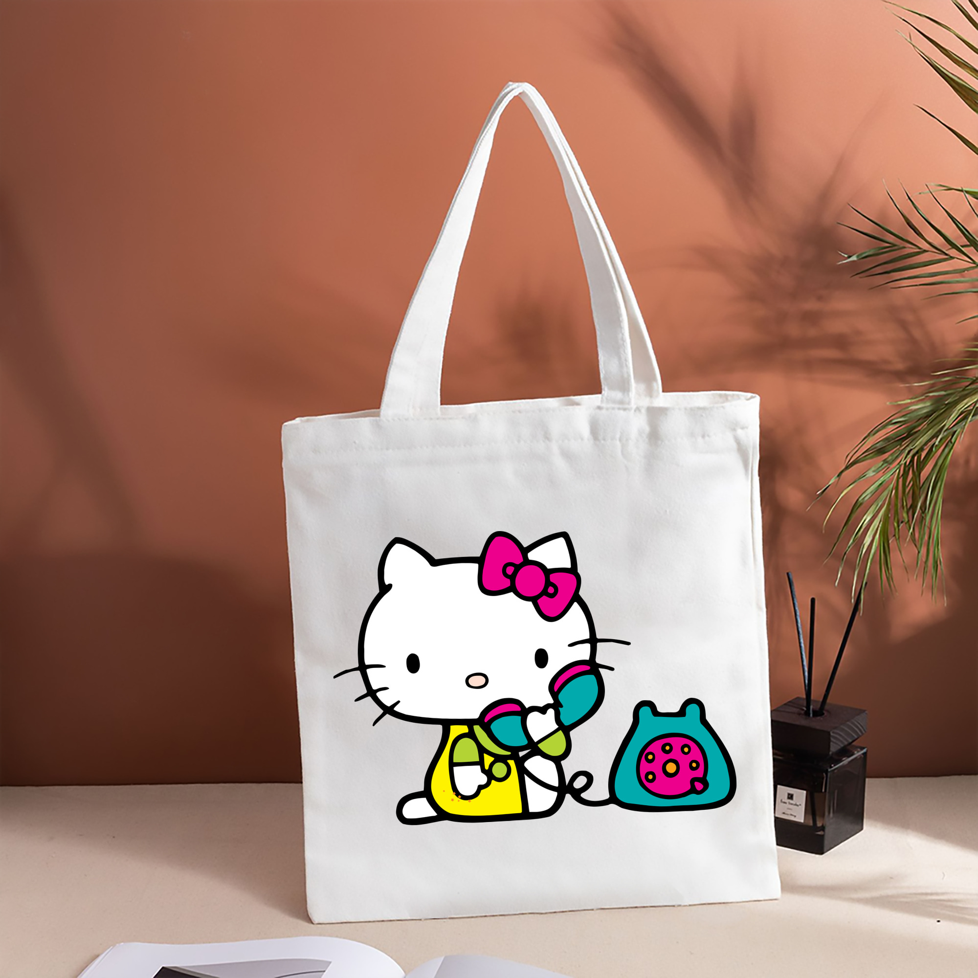 Hello Kitty ハローキティ 縦型キャンバス生地手提げバッグ　トートバッグ