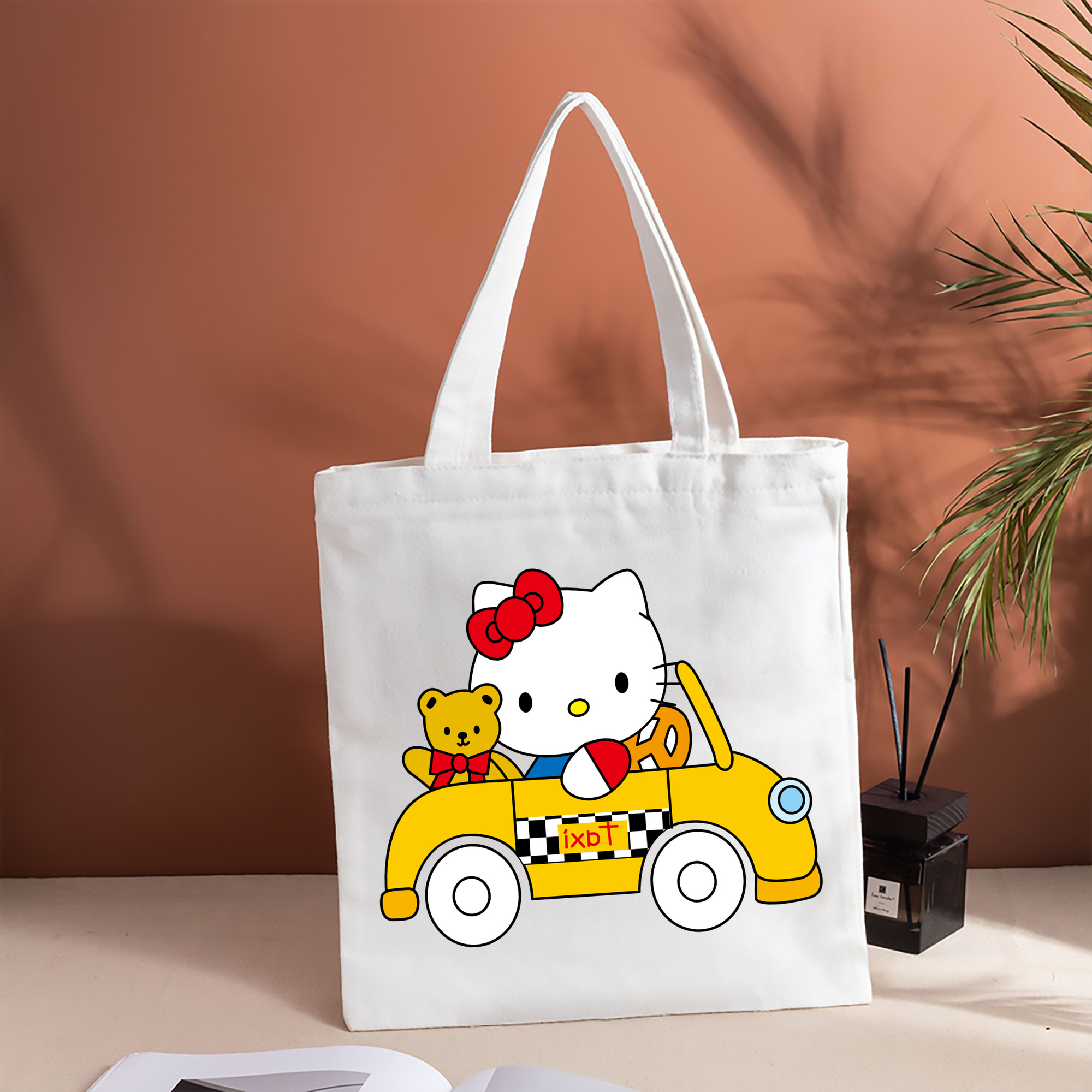 Hello Kitty ハローキティ 縦型キャンバス生地手提げバッグ　トートバッグ