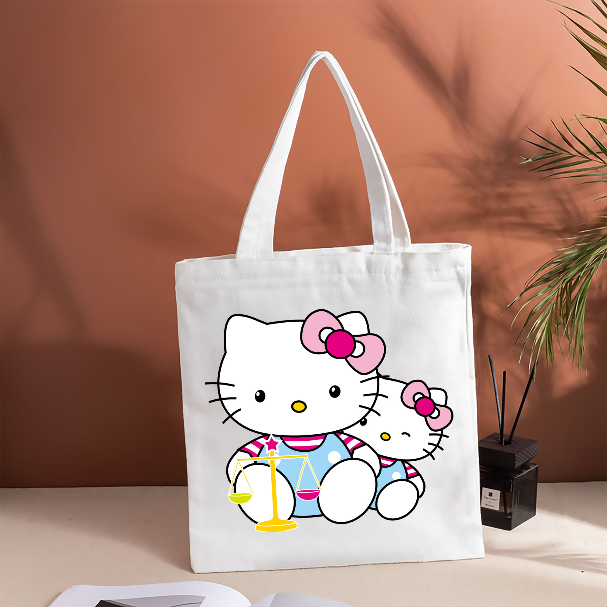 Hello Kitty ハローキティ 縦型キャンバス生地手提げバッグ　トートバッグ