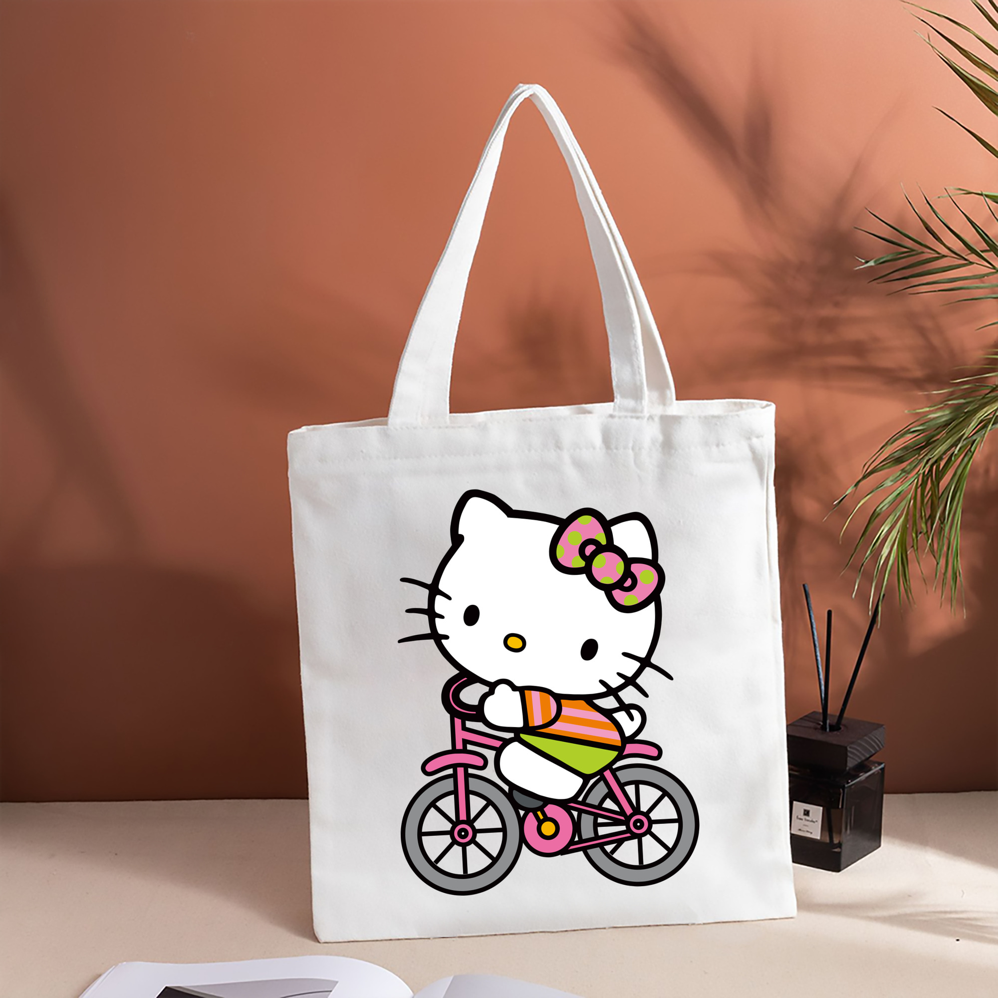 Hello Kitty ハローキティ 縦型キャンバス生地手提げバッグ　トートバッグ