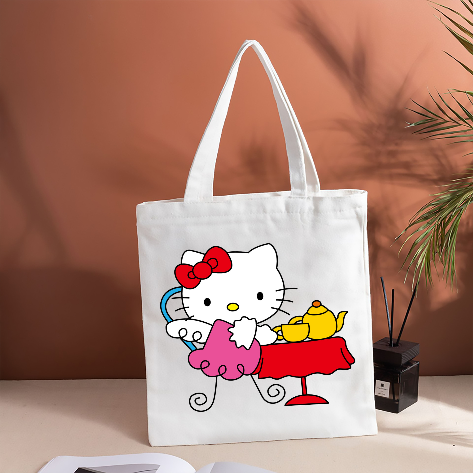 Hello Kitty ハローキティ 縦型キャンバス生地手提げバッグ　トートバッグ