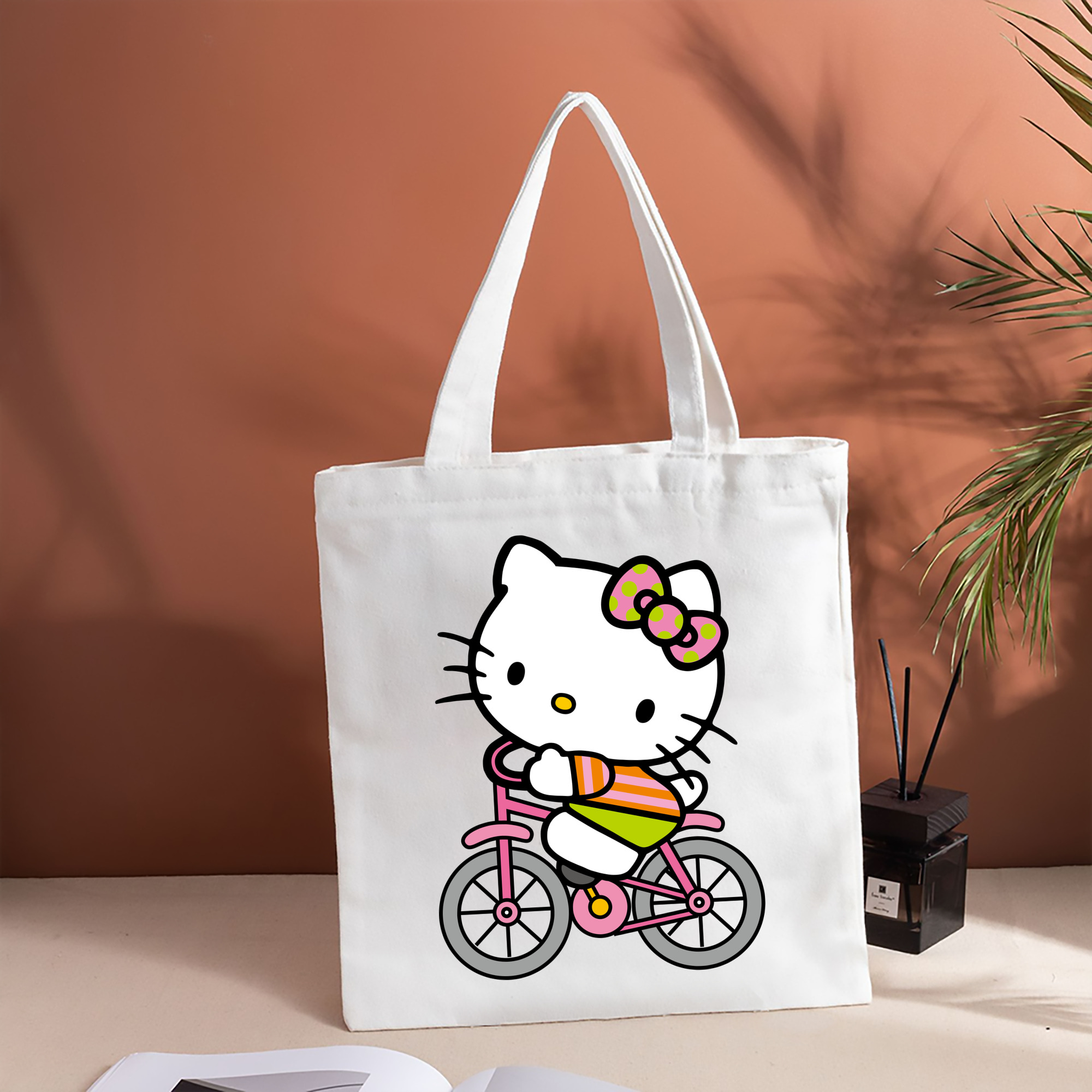 Hello Kitty ハローキティ 縦型キャンバス生地手提げバッグ　トートバッグ