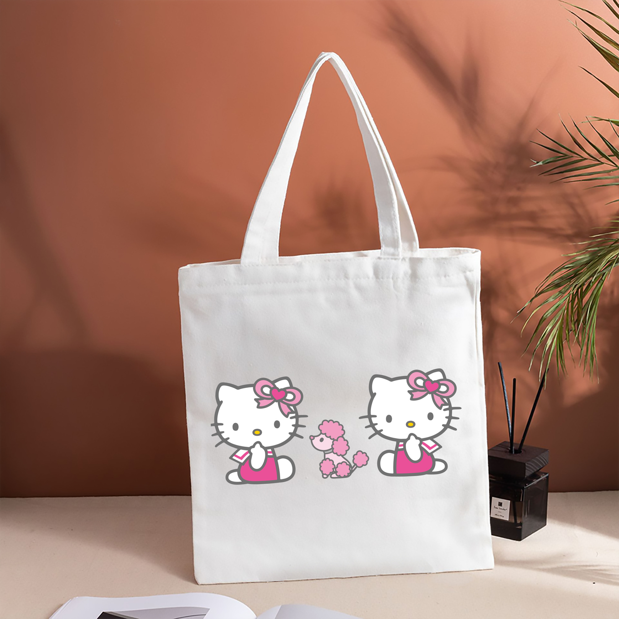Hello Kitty ハローキティ 縦型キャンバス生地手提げバッグ　トートバッグ