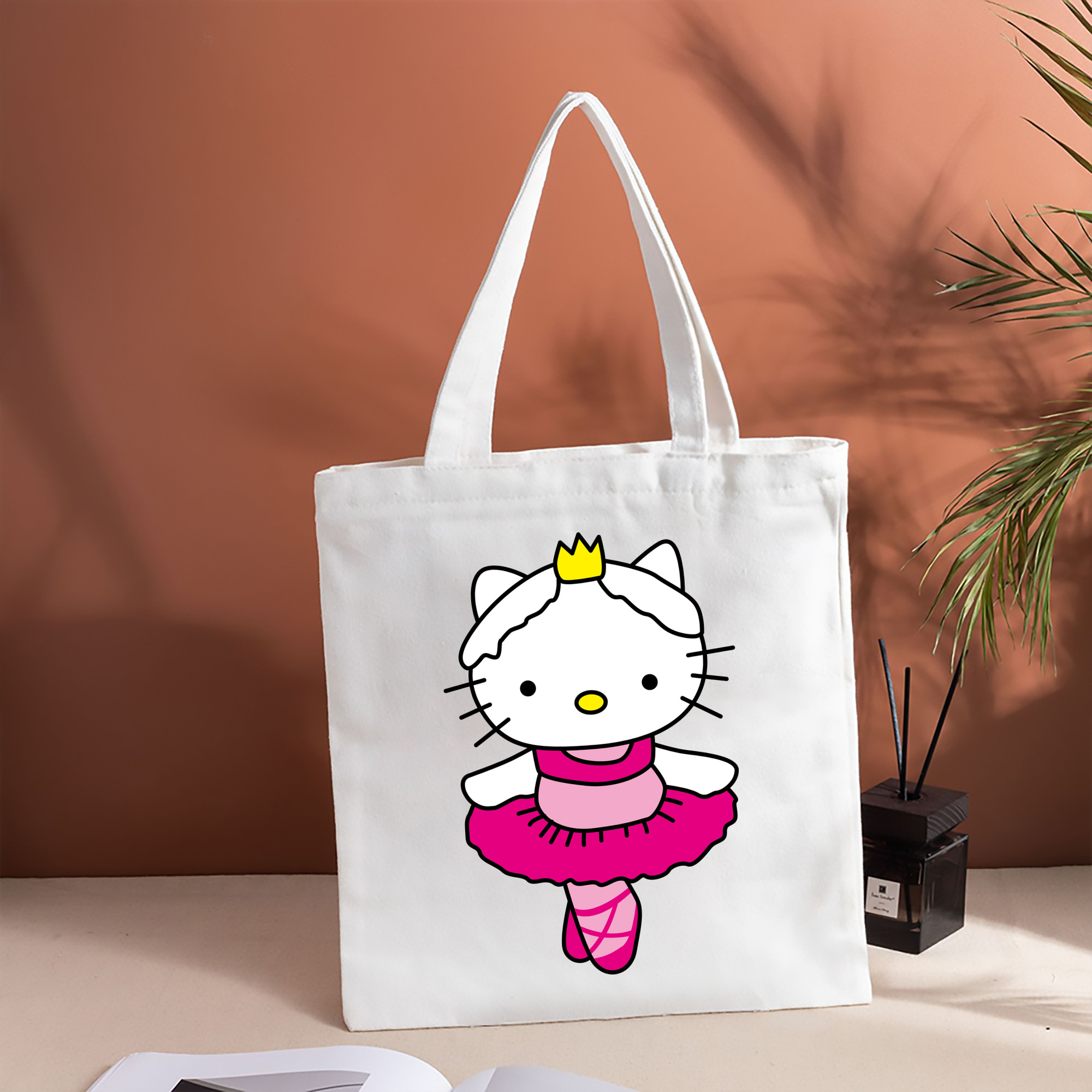 Hello Kitty ハローキティ 縦型キャンバス生地手提げバッグ　トートバッグ