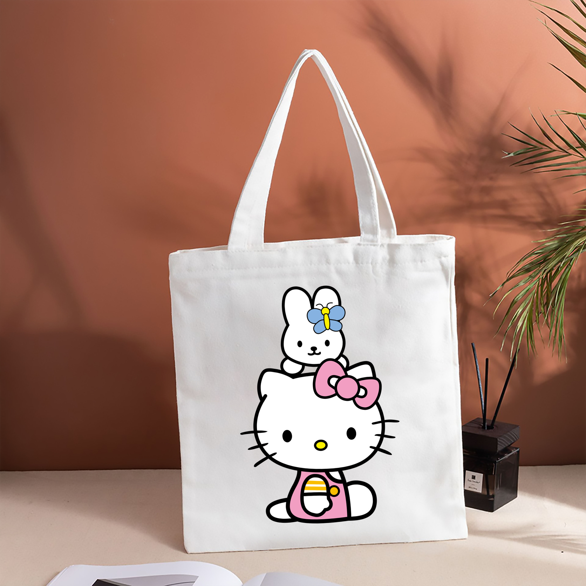 Hello Kitty ハローキティ 縦型キャンバス生地手提げバッグ　トートバッグ