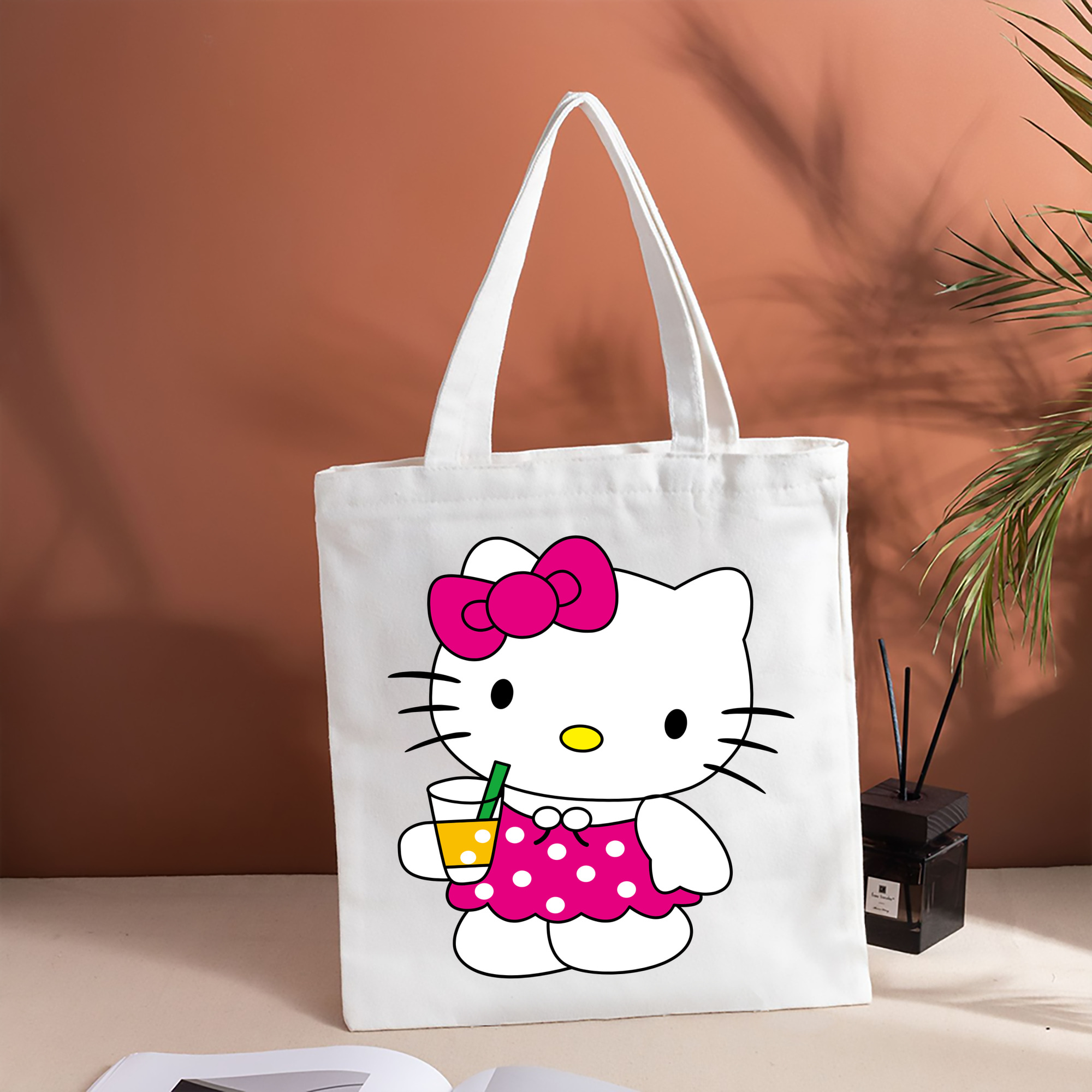 Hello Kitty ハローキティ 縦型キャンバス生地手提げバッグ　トートバッグ