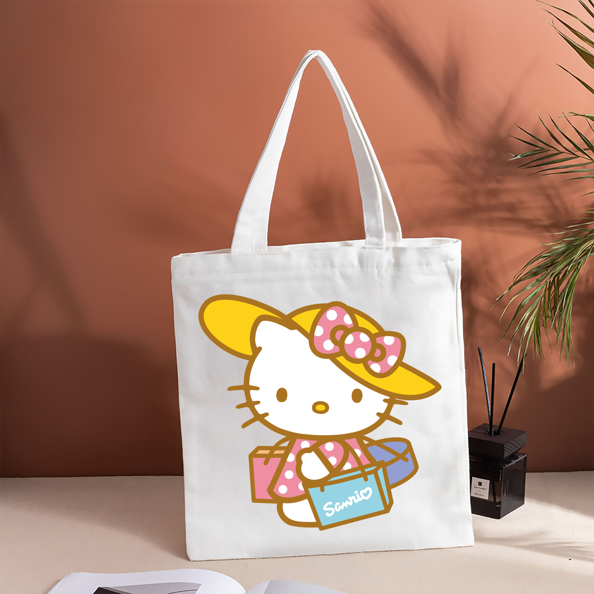Hello Kitty ハローキティ 縦型キャンバス生地手提げバッグ　トートバッグ