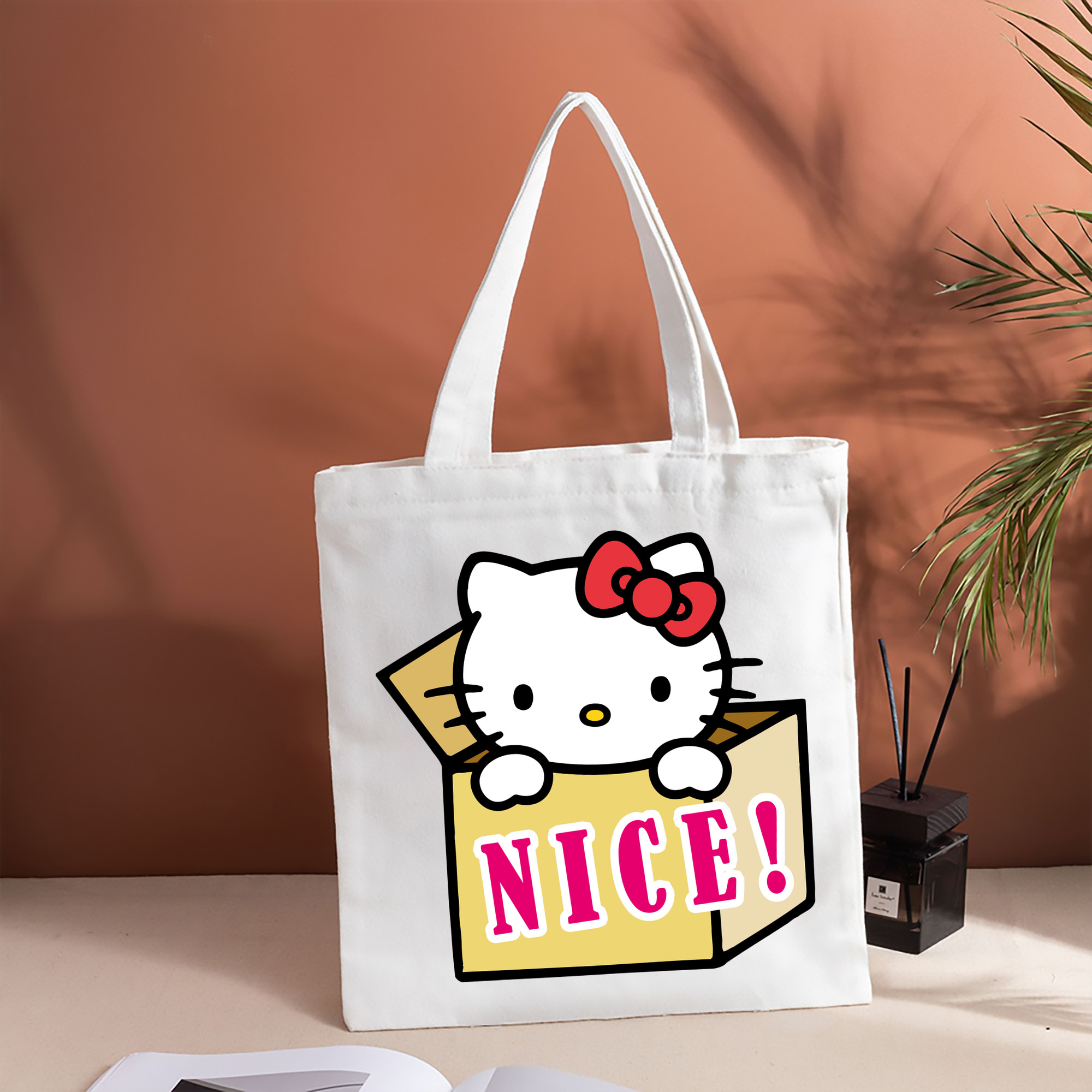 Hello Kitty ハローキティ 縦型キャンバス生地手提げバッグ　トートバッグ