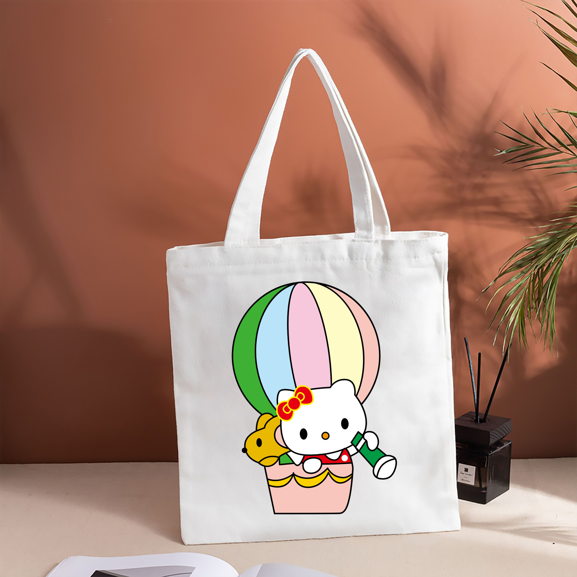 Hello Kitty ハローキティ 縦型キャンバス生地手提げバッグ　トートバッグ