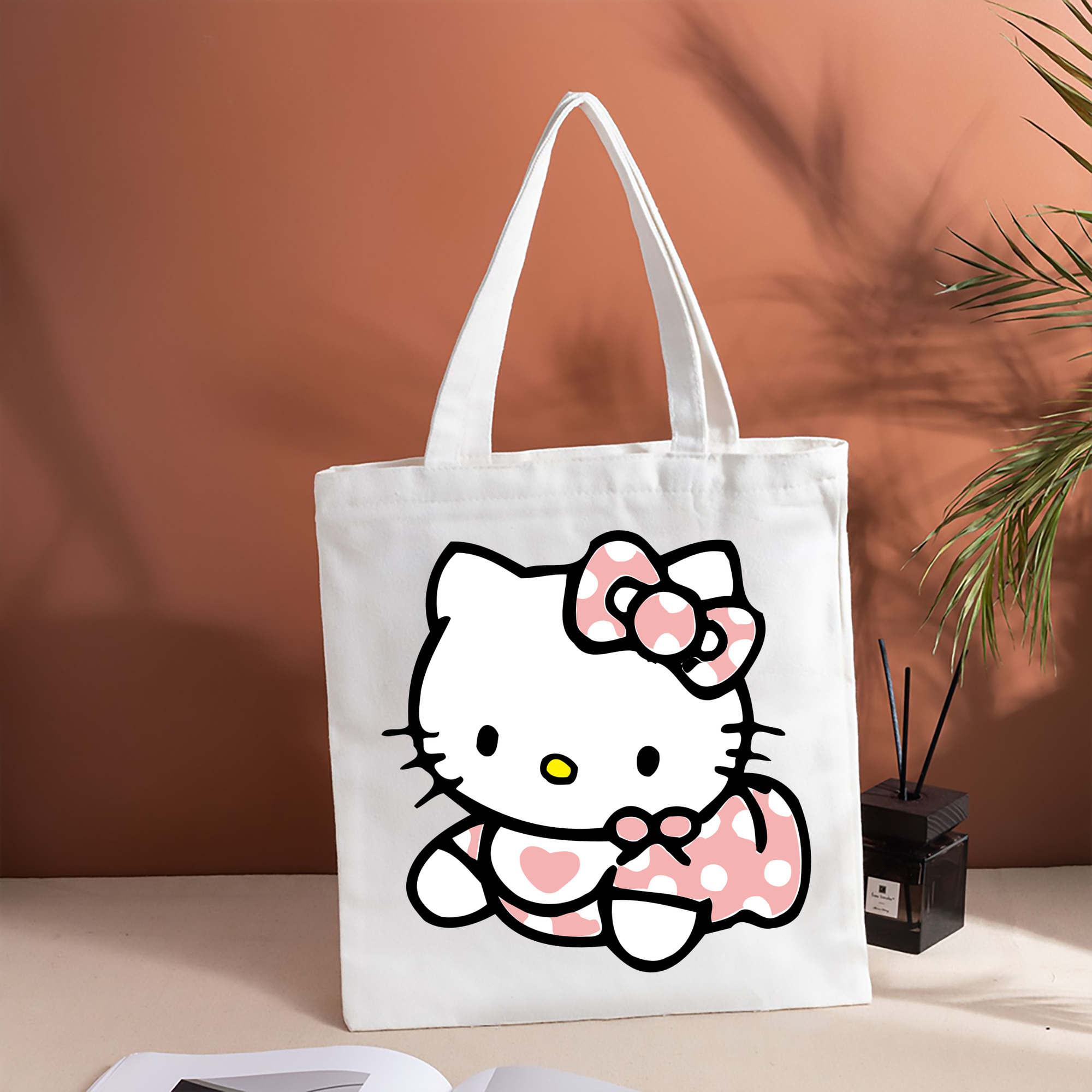 Hello Kitty ハローキティ 縦型キャンバス生地手提げバッグ　トートバッグ