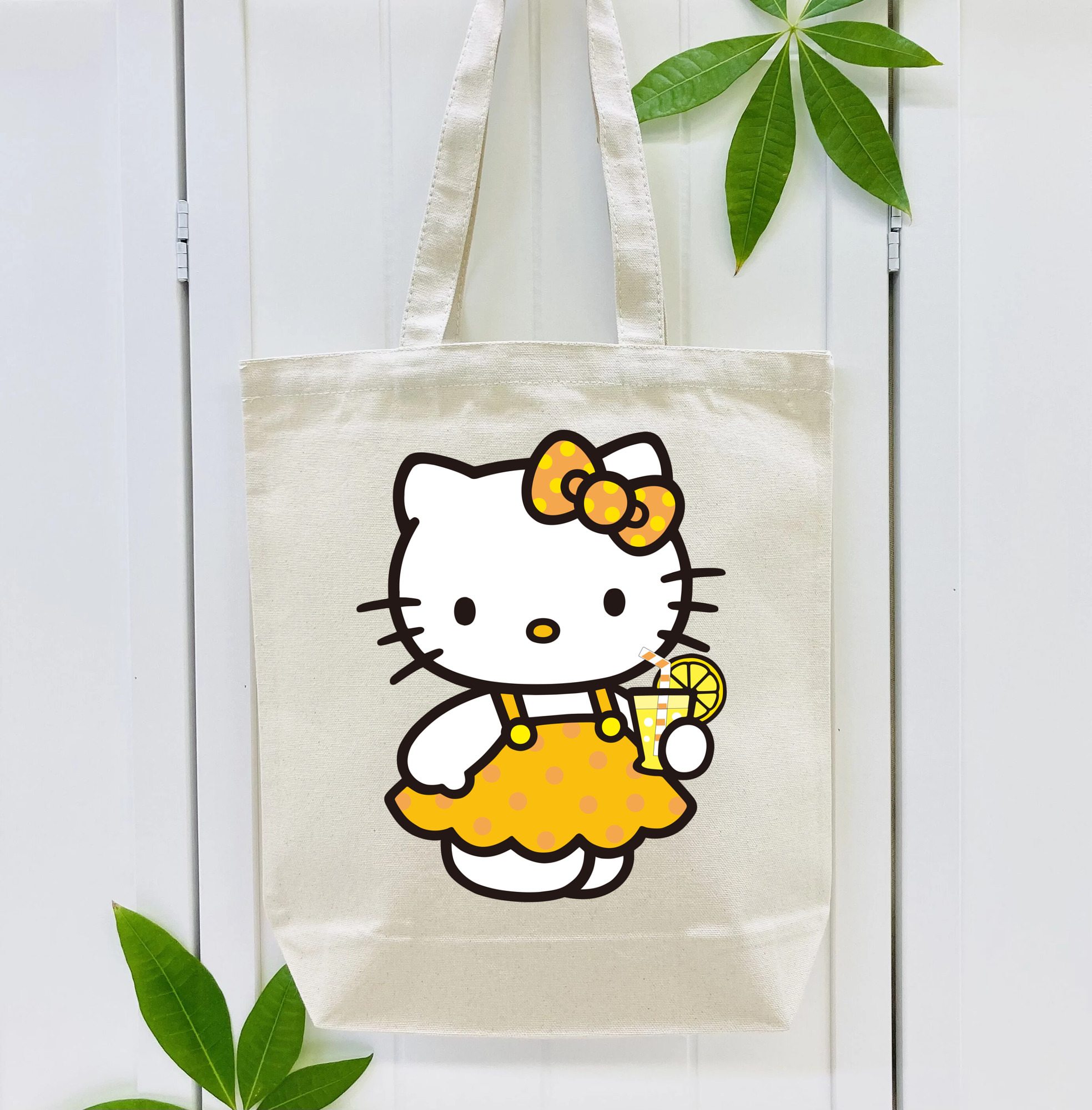 Hello Kitty ハローキティ 縦型キャンバス生地手提げバッグ　トートバッグ