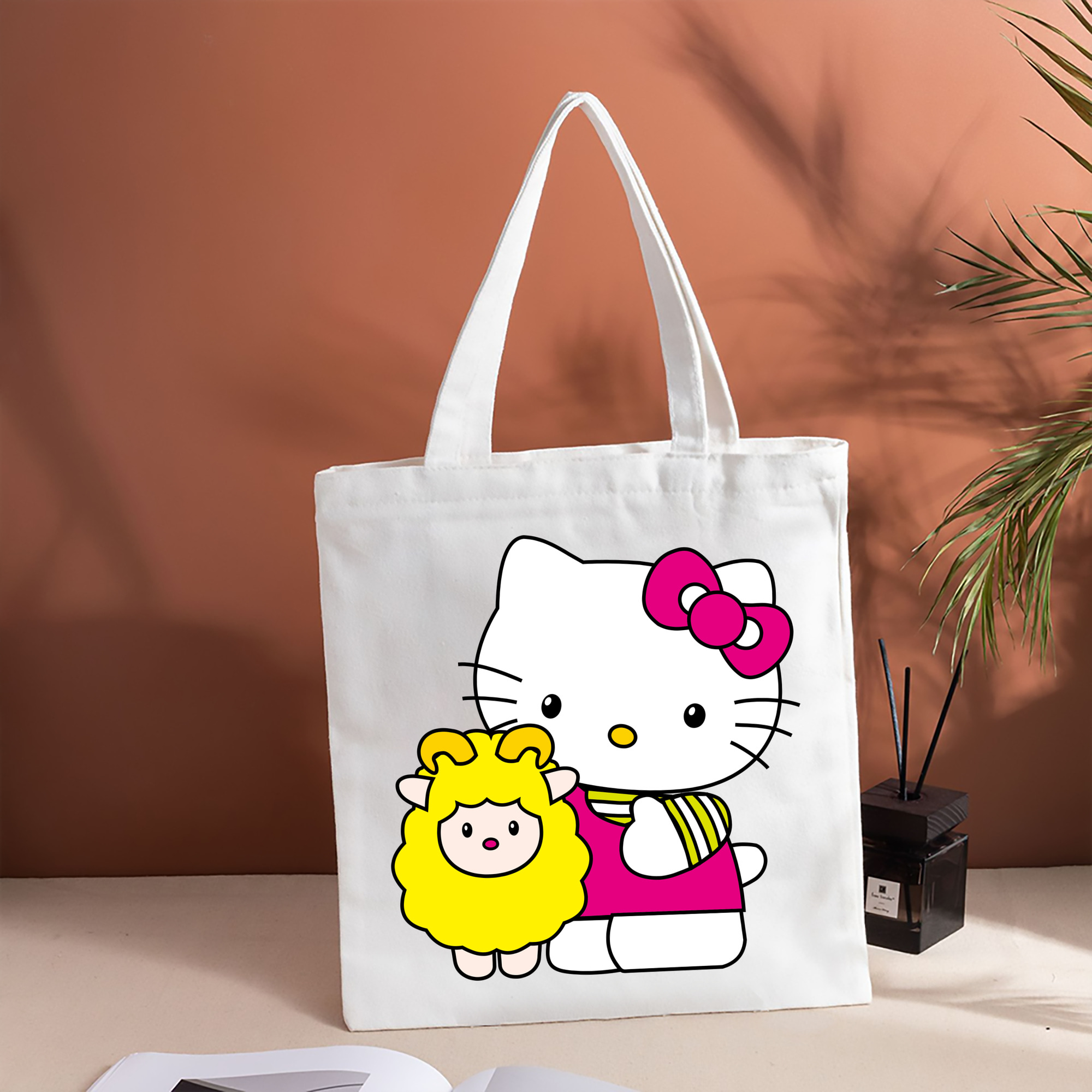 Hello Kitty ハローキティ 縦型キャンバス生地手提げバッグ　トートバッグ