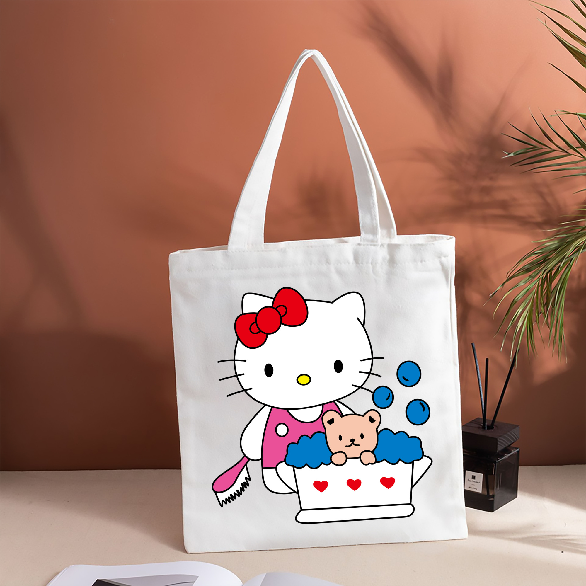 Hello Kitty ハローキティ 縦型キャンバス生地手提げバッグ　トートバッグ