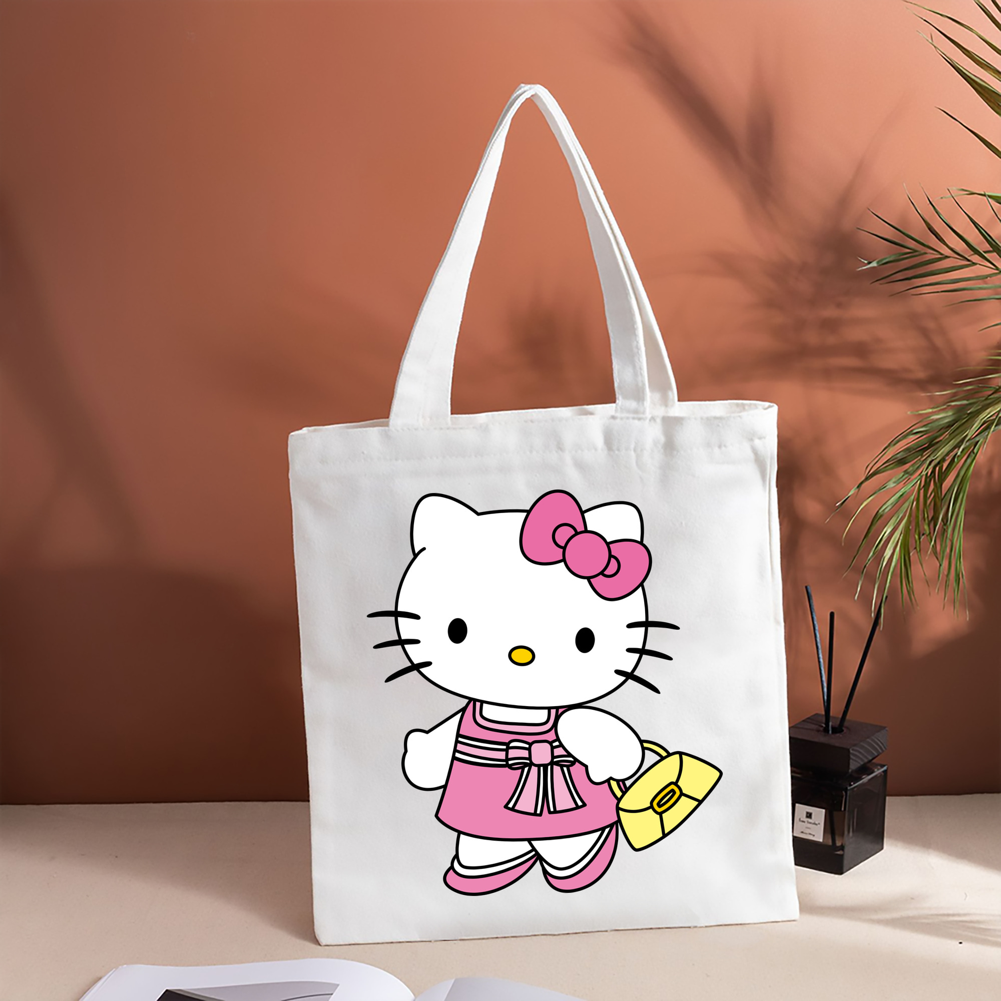 Hello Kitty ハローキティ 縦型キャンバス生地手提げバッグ　トートバッグ