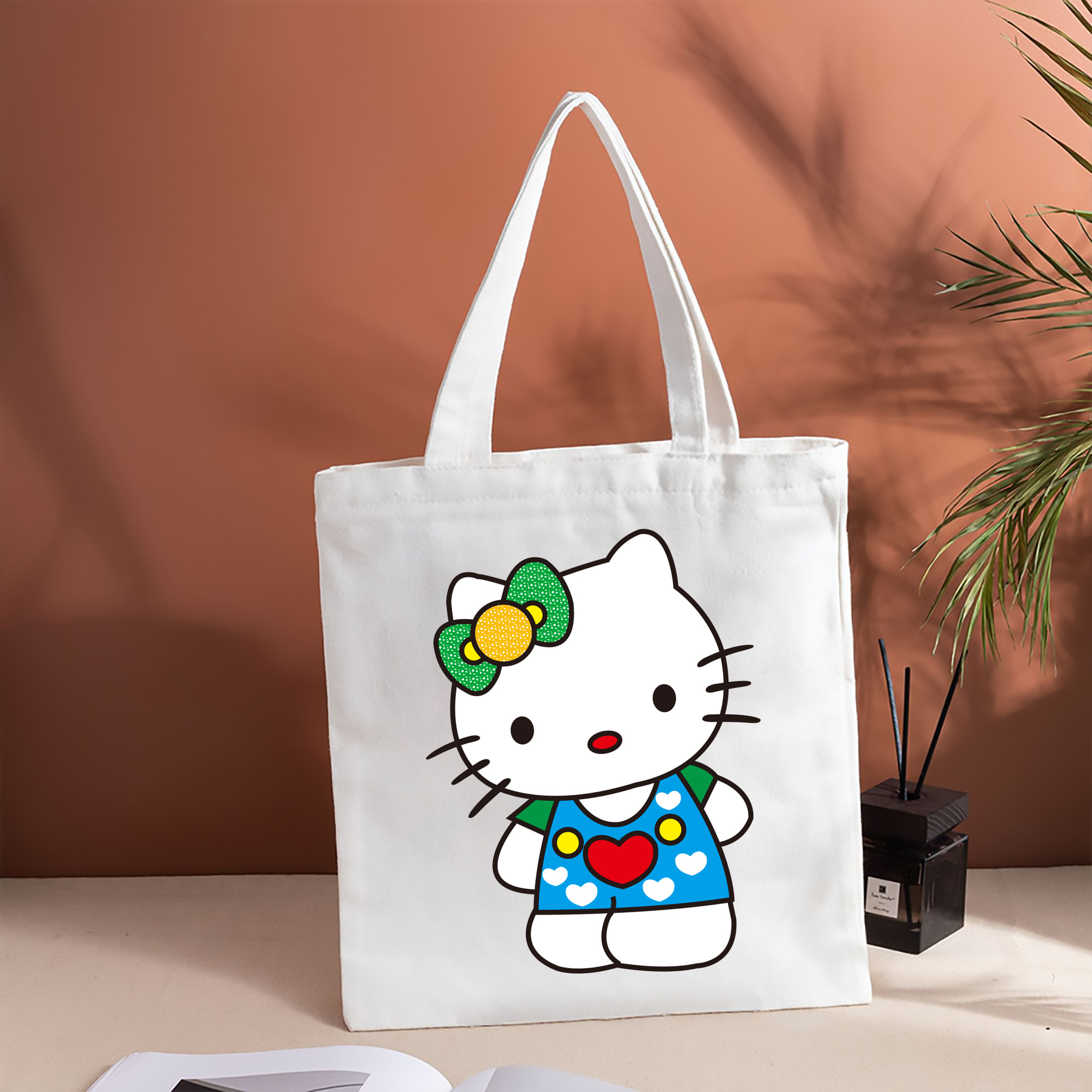 Hello Kitty ハローキティ 縦型キャンバス生地手提げバッグ　トートバッグ