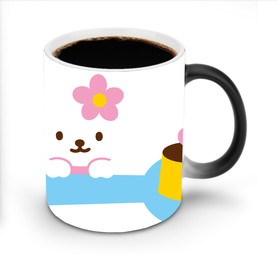 （画像用） Hello Kitty ハローキティ 温度変色マグカップ