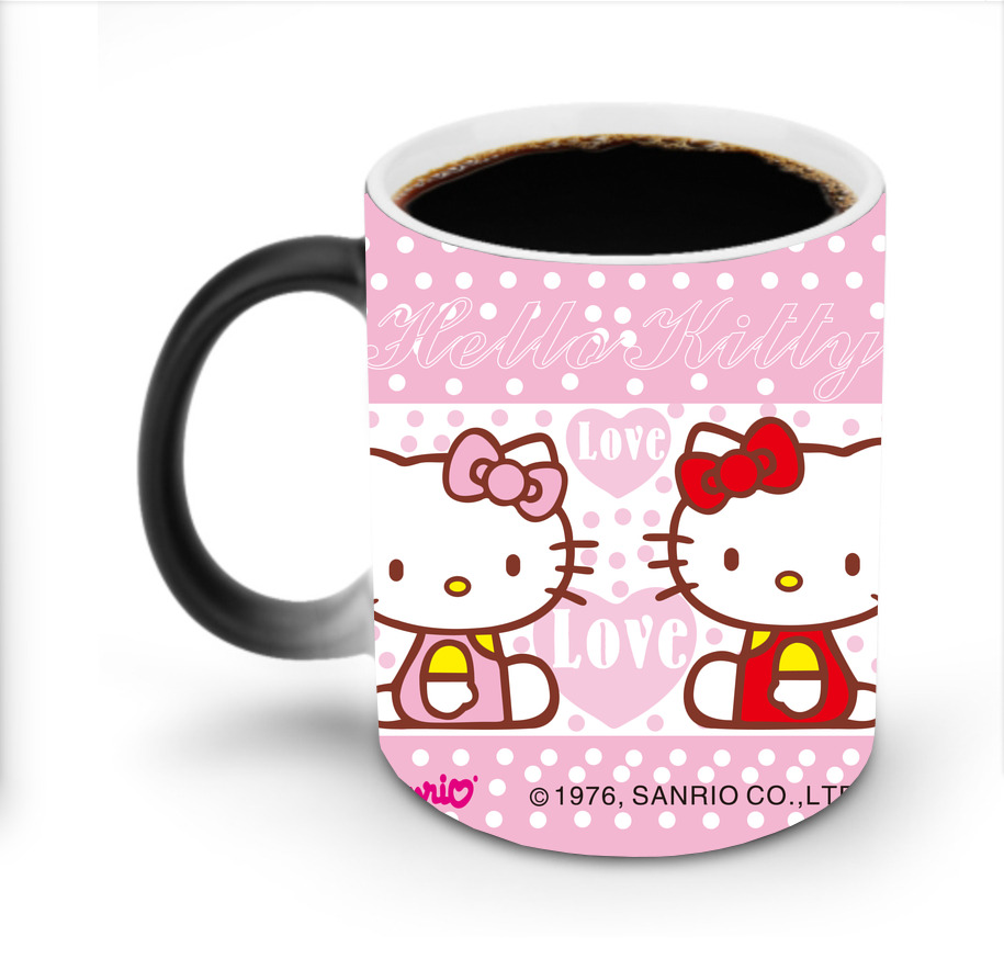 （画像用） Hello Kitty ハローキティ 温度変色マグカップ