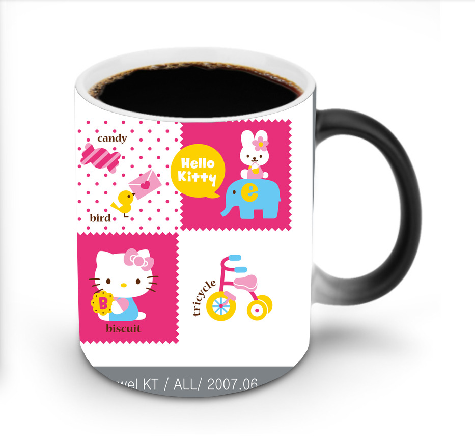 （画像用） Hello Kitty ハローキティ 温度変色マグカップ