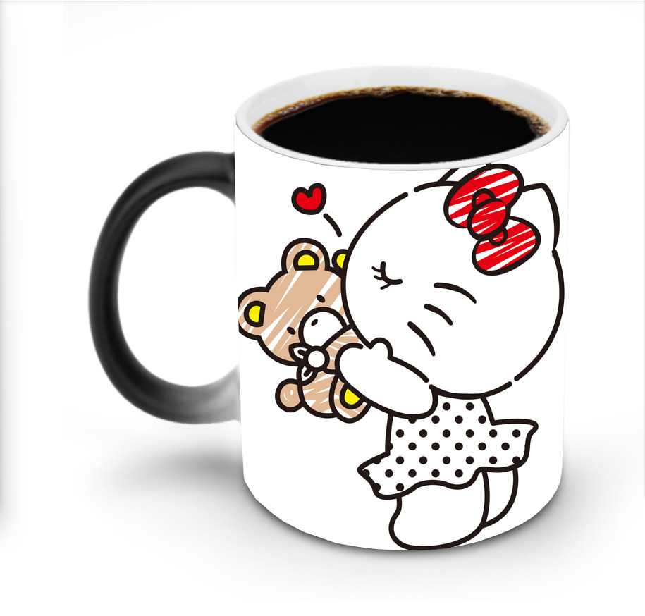 （画像用） Hello Kitty ハローキティ 温度変色マグカップ
