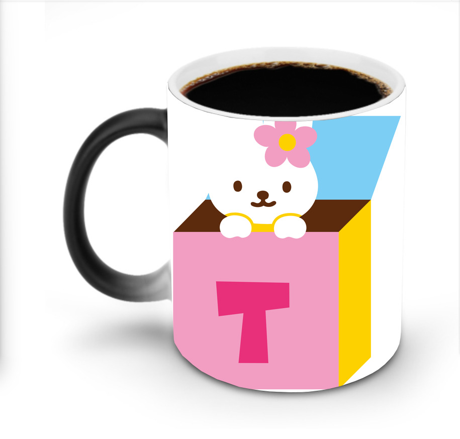 （画像用） Hello Kitty ハローキティ 温度変色マグカップ