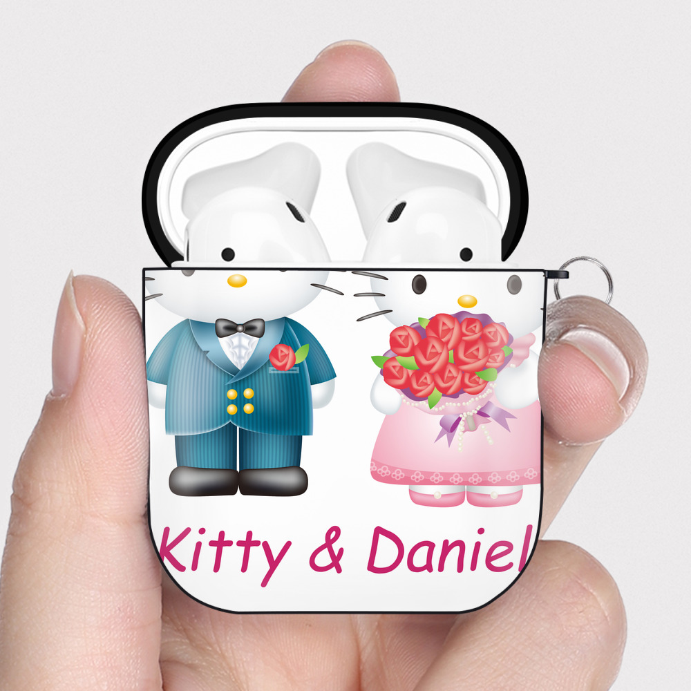 （画像用） Hello Kitty ハローキティ AirPods 第2世代保護ケース ハードシェル ブラック 耐衝撃・防指紋・カラビナ付き