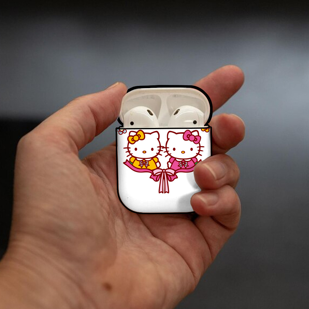 Hello Kitty ハローキティ AirPods 第2世代保護ケース ハードシェル ブラック 耐衝撃・防指紋・カラビナ付き