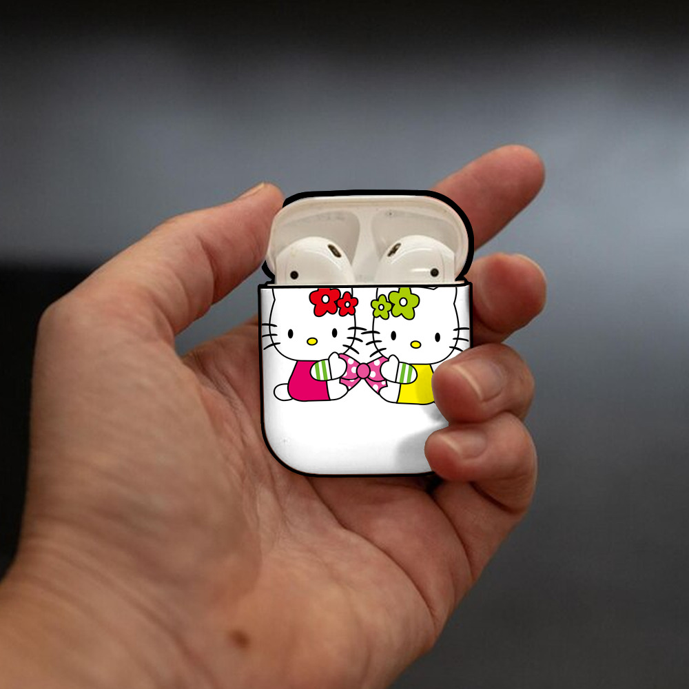 Hello Kitty ハローキティ AirPods 第2世代保護ケース ハードシェル ブラック 耐衝撃・防指紋・カラビナ付き